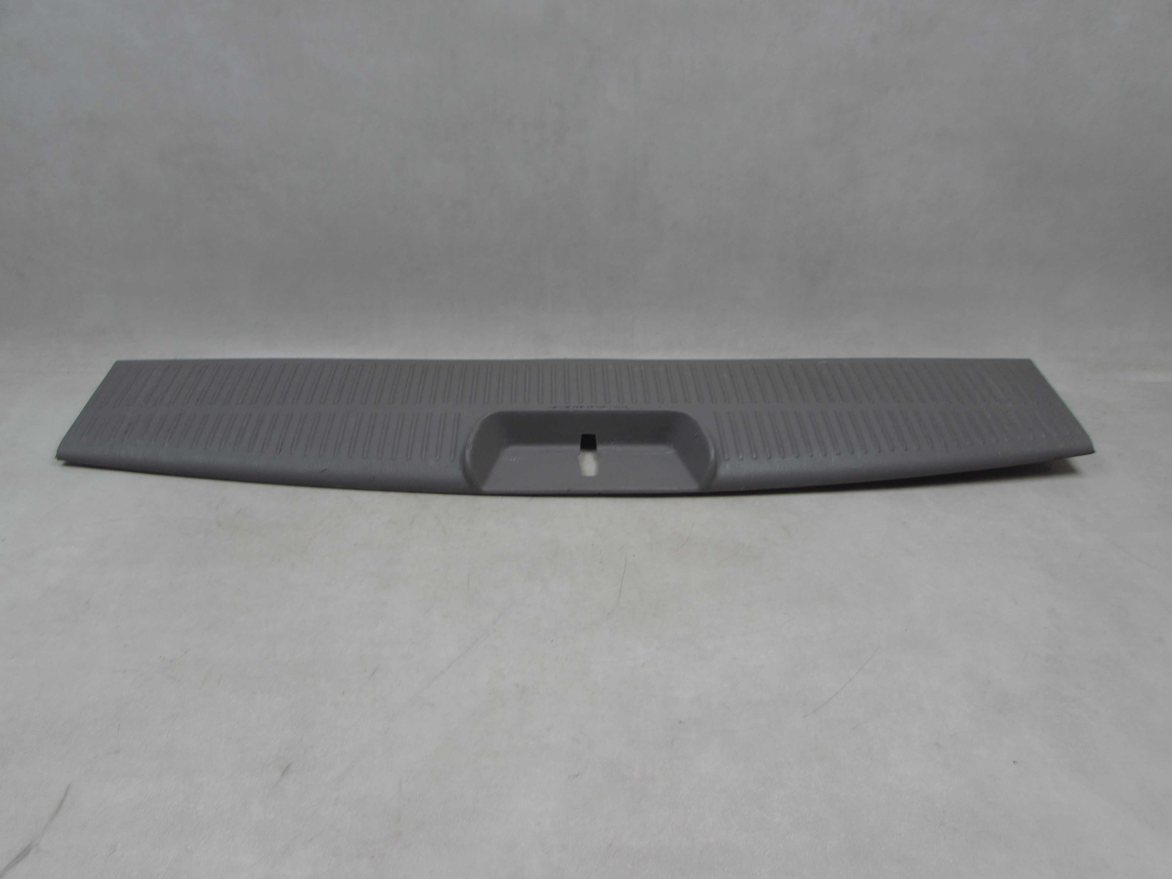 CHRYSLER GRAND VOYAGER IV 00-07 OSLONA PROGU BAGAZNIAKA 04754927AB