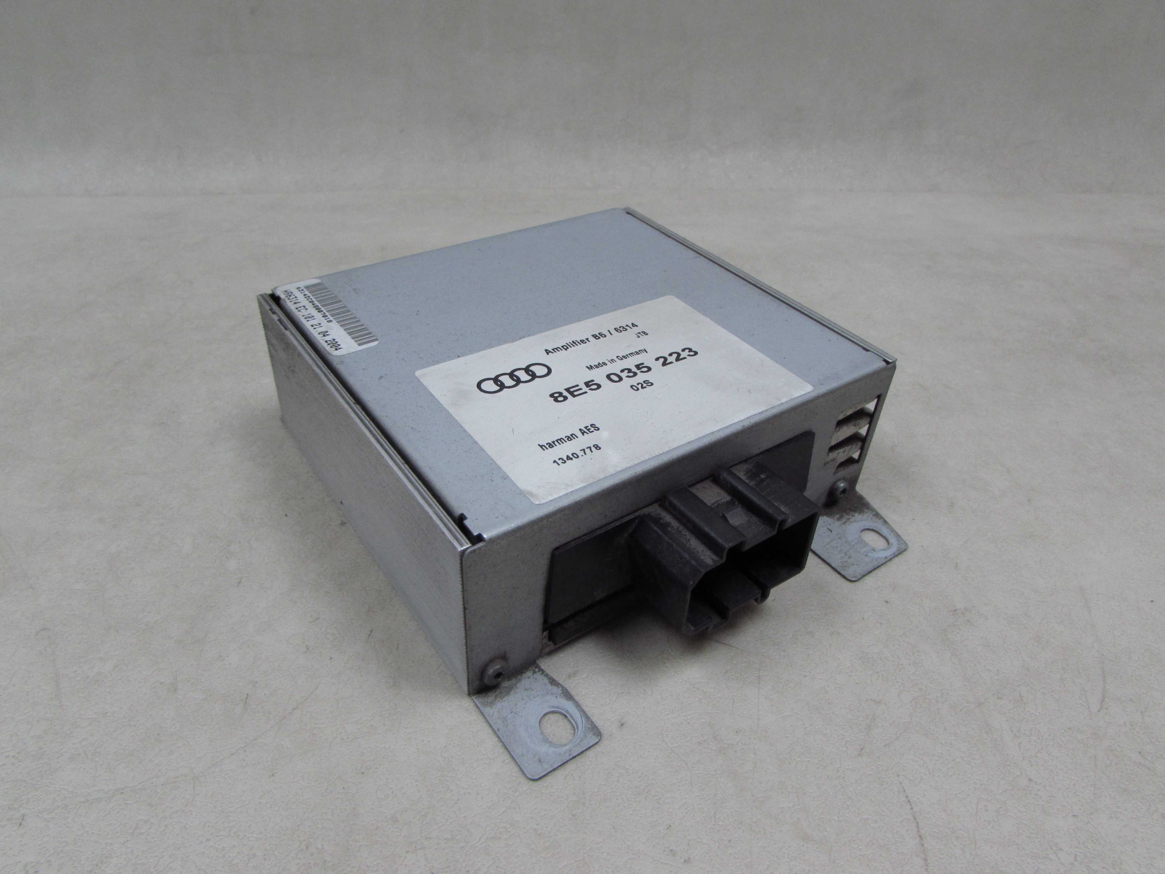 AUDI A4 B6 01-05 WZMACNIACZ ANTENY 8E5035223