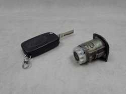 AUDI A4 B6 01-05 WKLADKA ZAMEK KLUCZYK LEWA STRONA 8E1837063