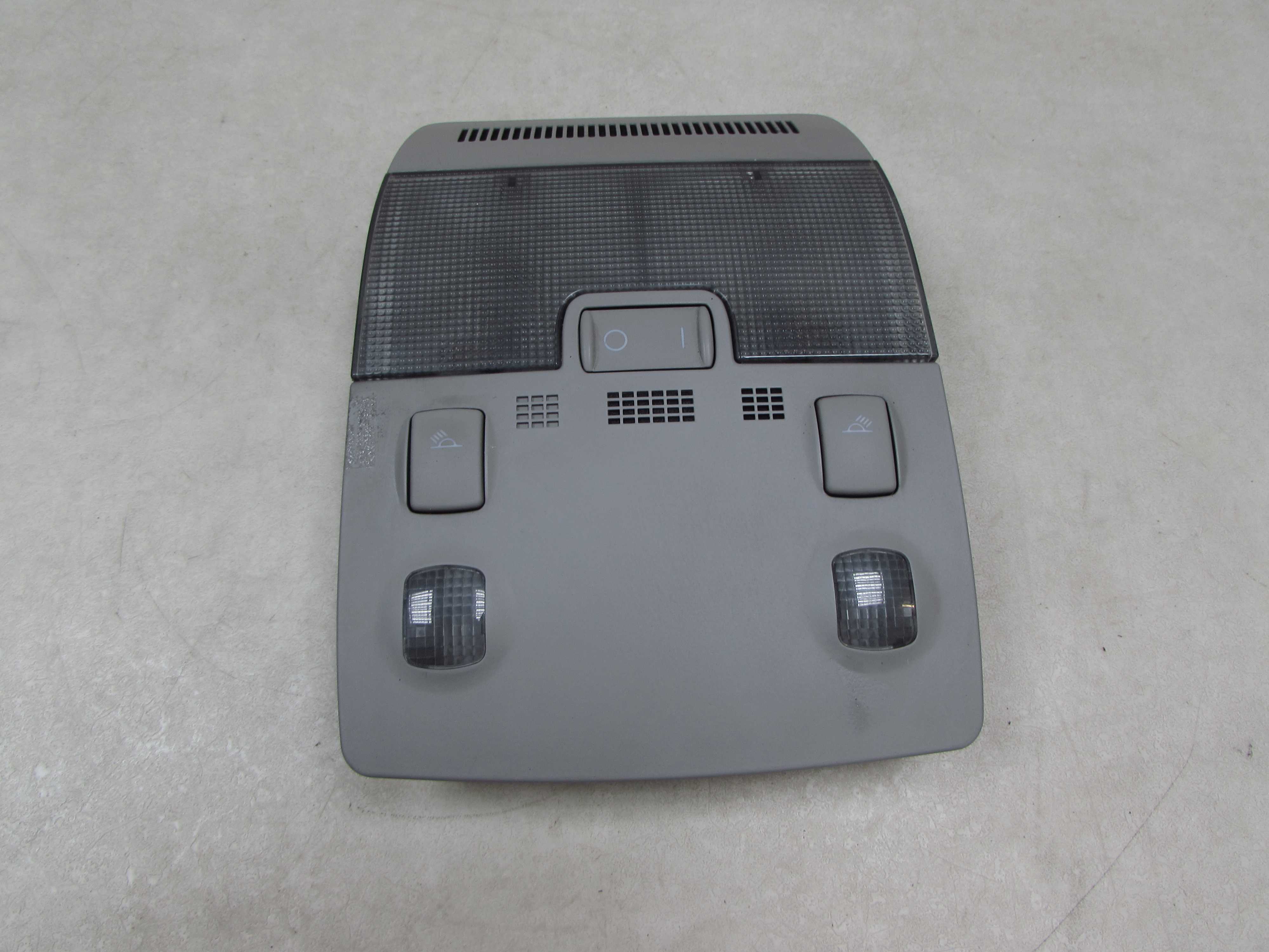 AUDI A3 A4 B6 01-05 LAMPKA OSWIETLENIA KABINY PRZOD 8E0951177