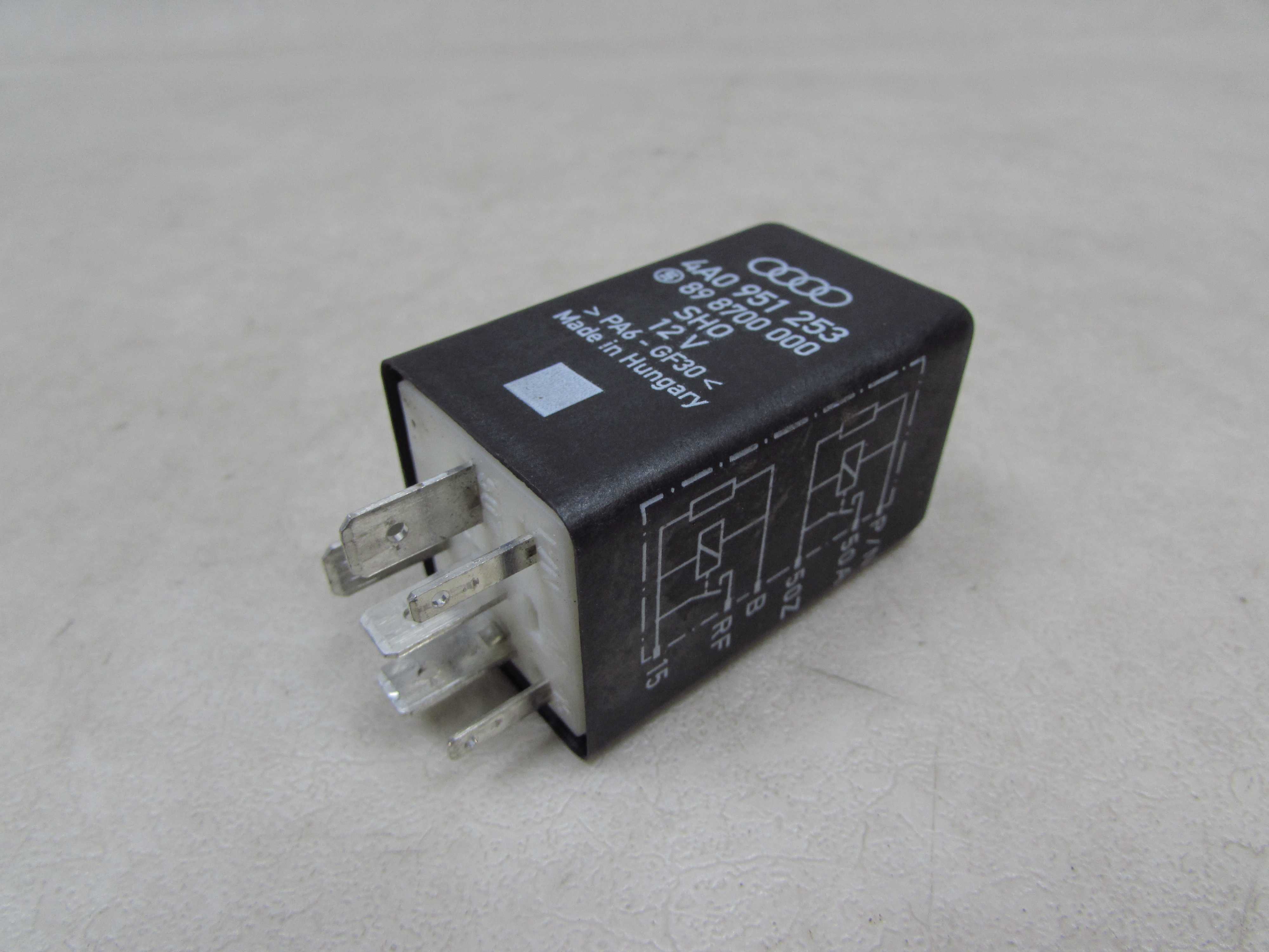 AUDI A4 B6 01-05 PRZEKAZNIK 369 4A0951253