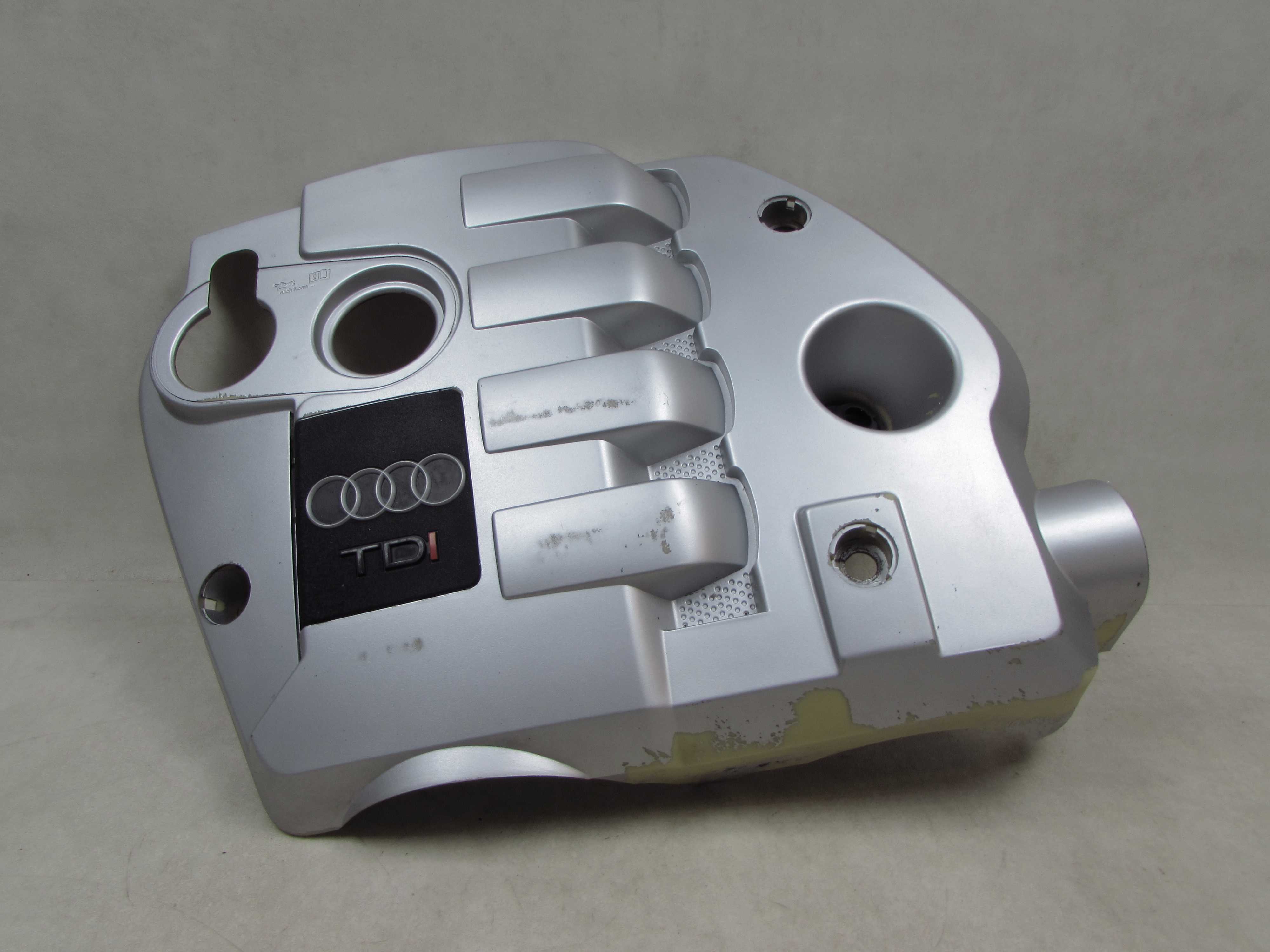 AUDI A4 B6 1.9 TDI 130KM OSLONA POKRYWA SILNIKA GORNA 038103925 013427/2AD 054682AF