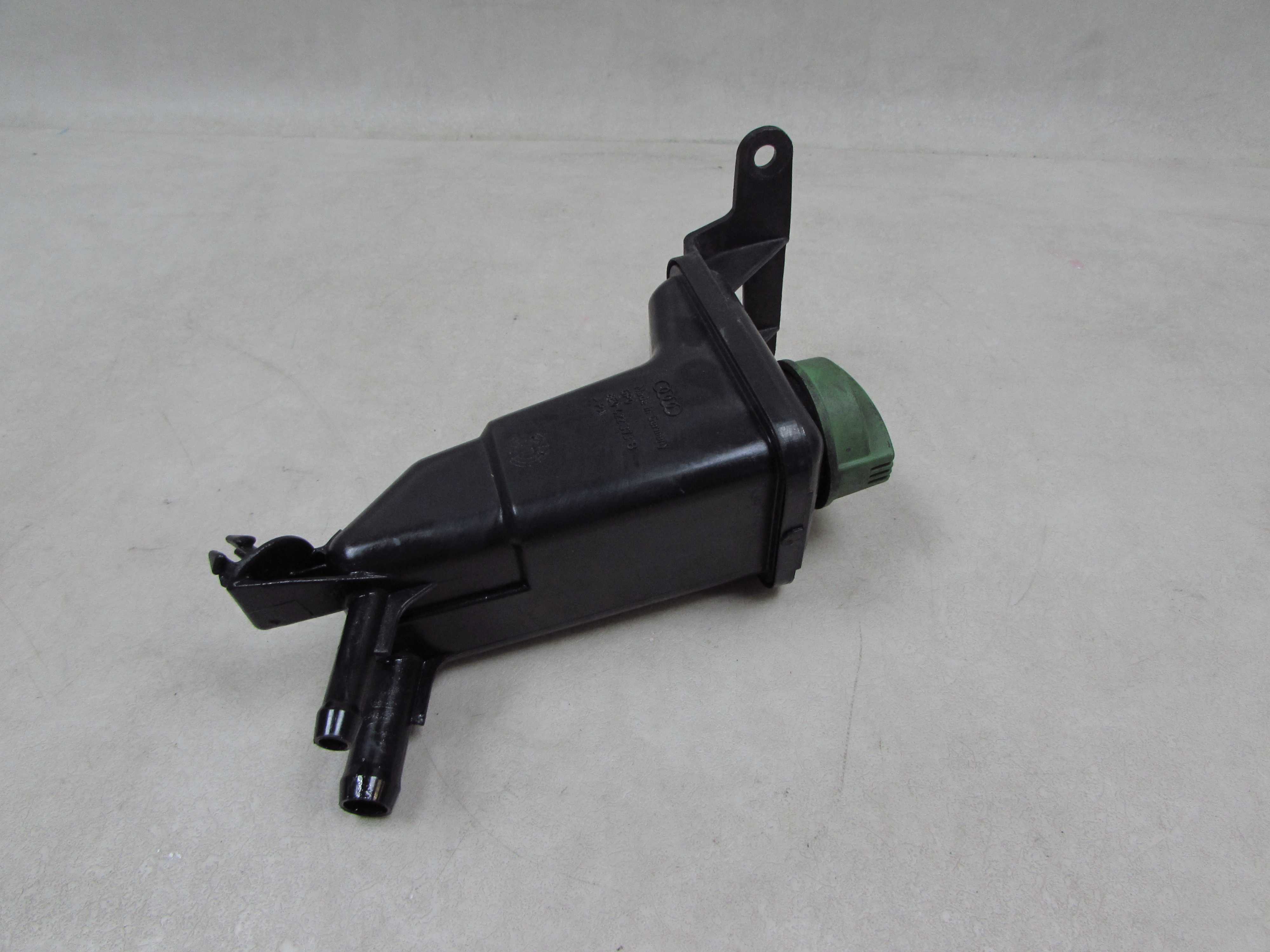 AUDI A4 B6 01-06 ZBIORNIK PLYNU WSPOMAGANIA 8E0422373B