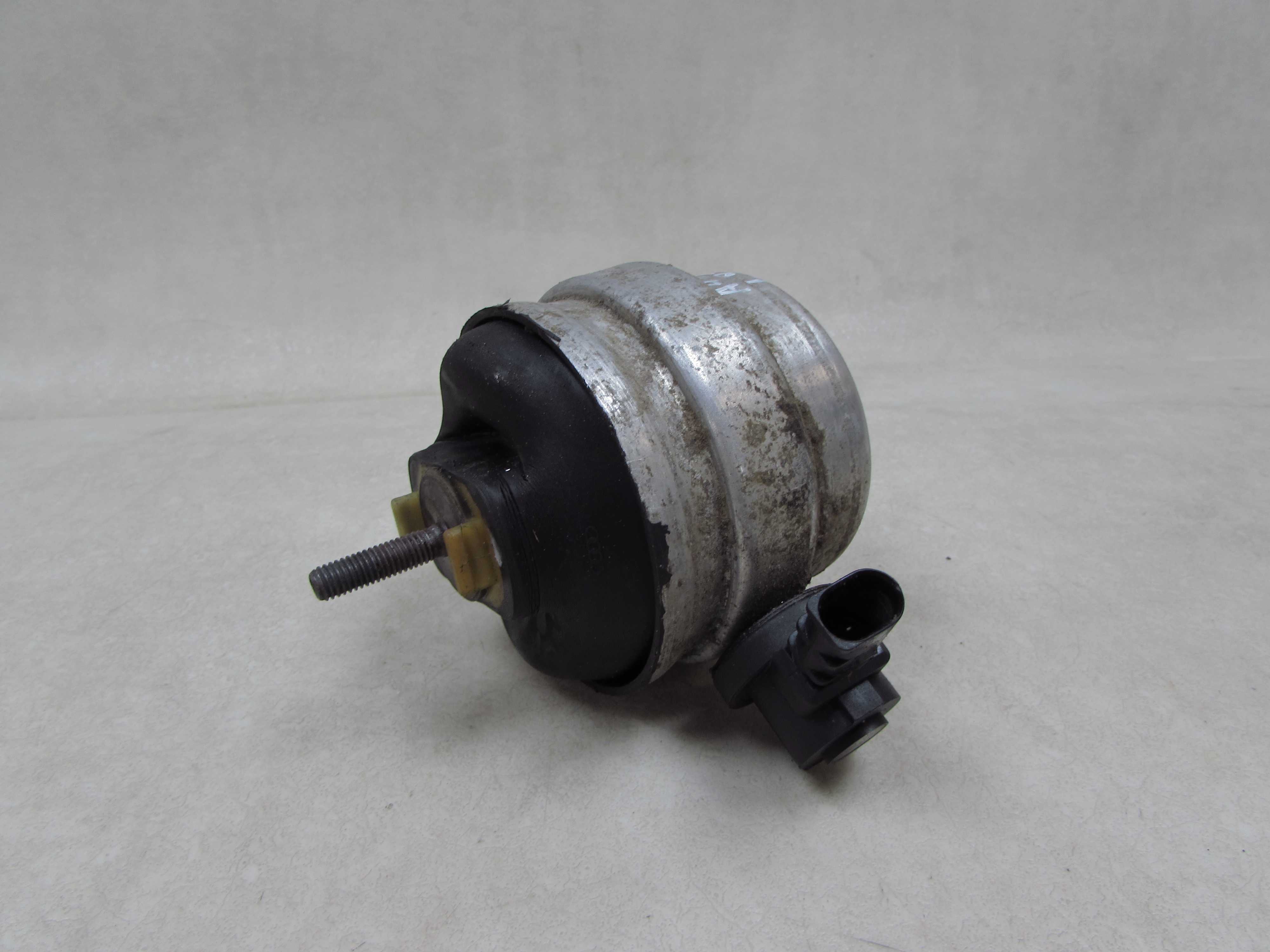 AUDI A4 B6 1.9 TDI 01-05 LAPA PODUSZKA SILNIKA