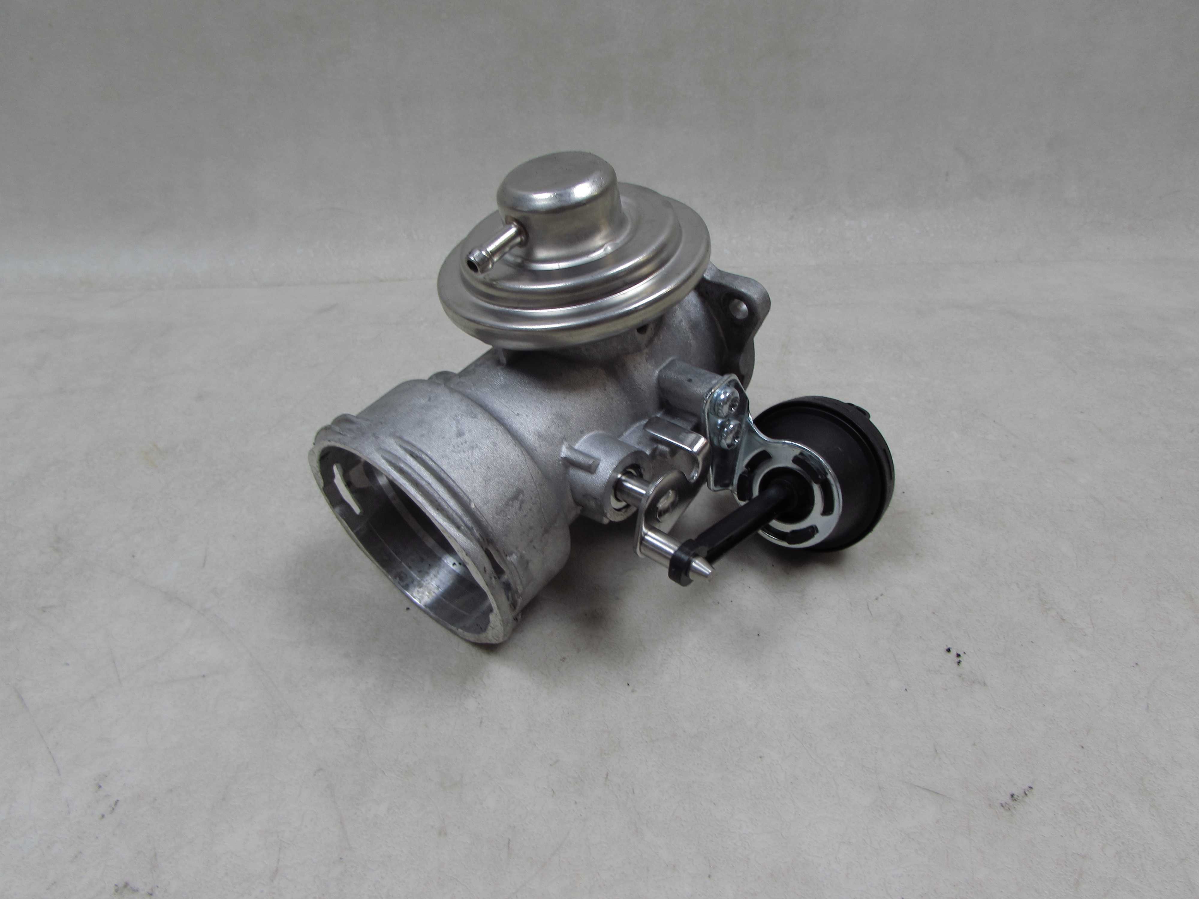 AUDI A4 B6 1.9 TDI 130KM 01-05 ZAWOR EGR