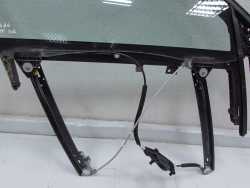 AUDIA A4 B6 01-05 SEDAN SZYBA BOCZNA RAMKA PODNOSNIK DRZWI PRZOD PRAWY 04R