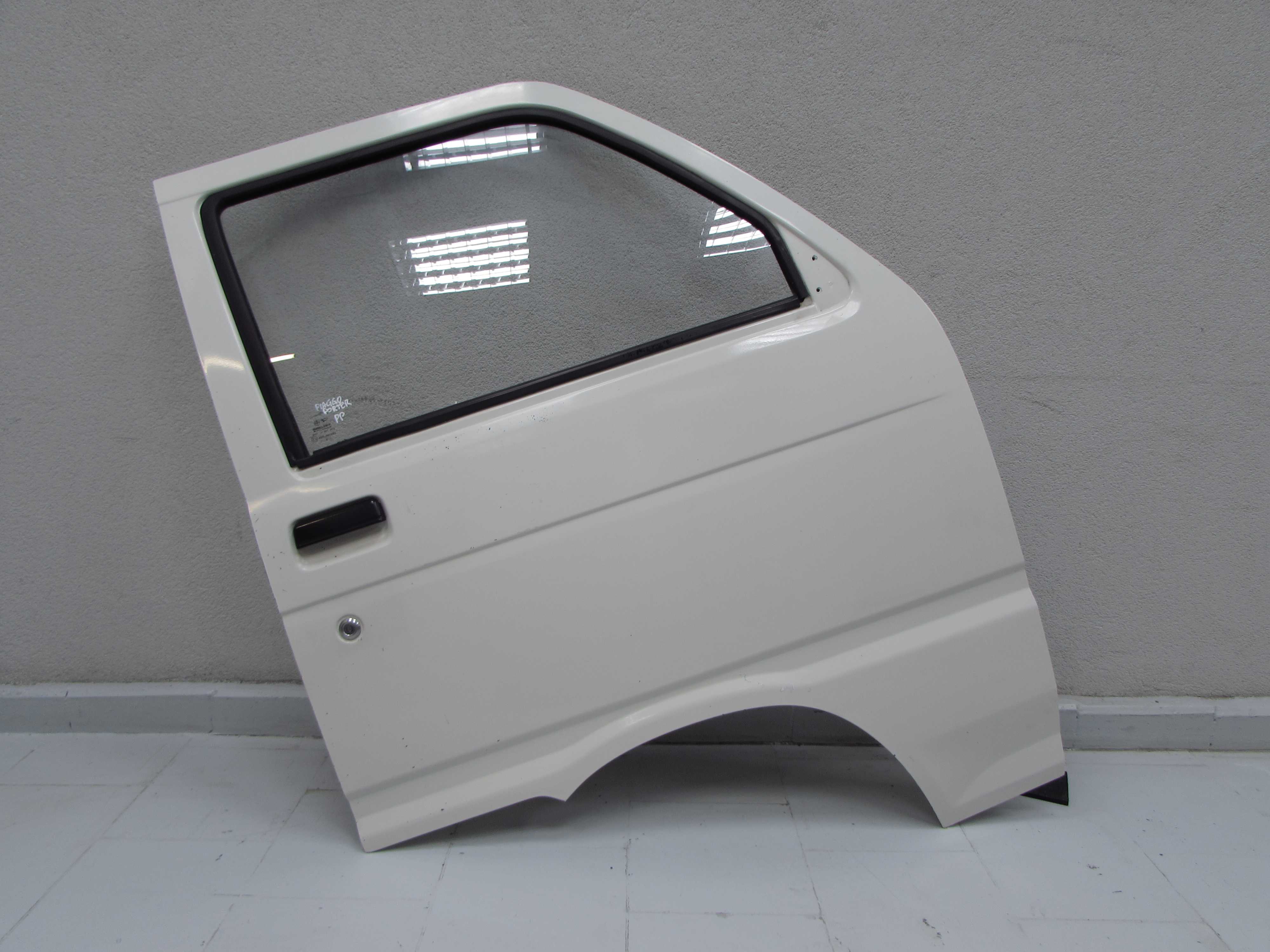 PIAGGIO PORTER QUARGO PFAU 98- DRZWI PRAWE PRZOD KPL