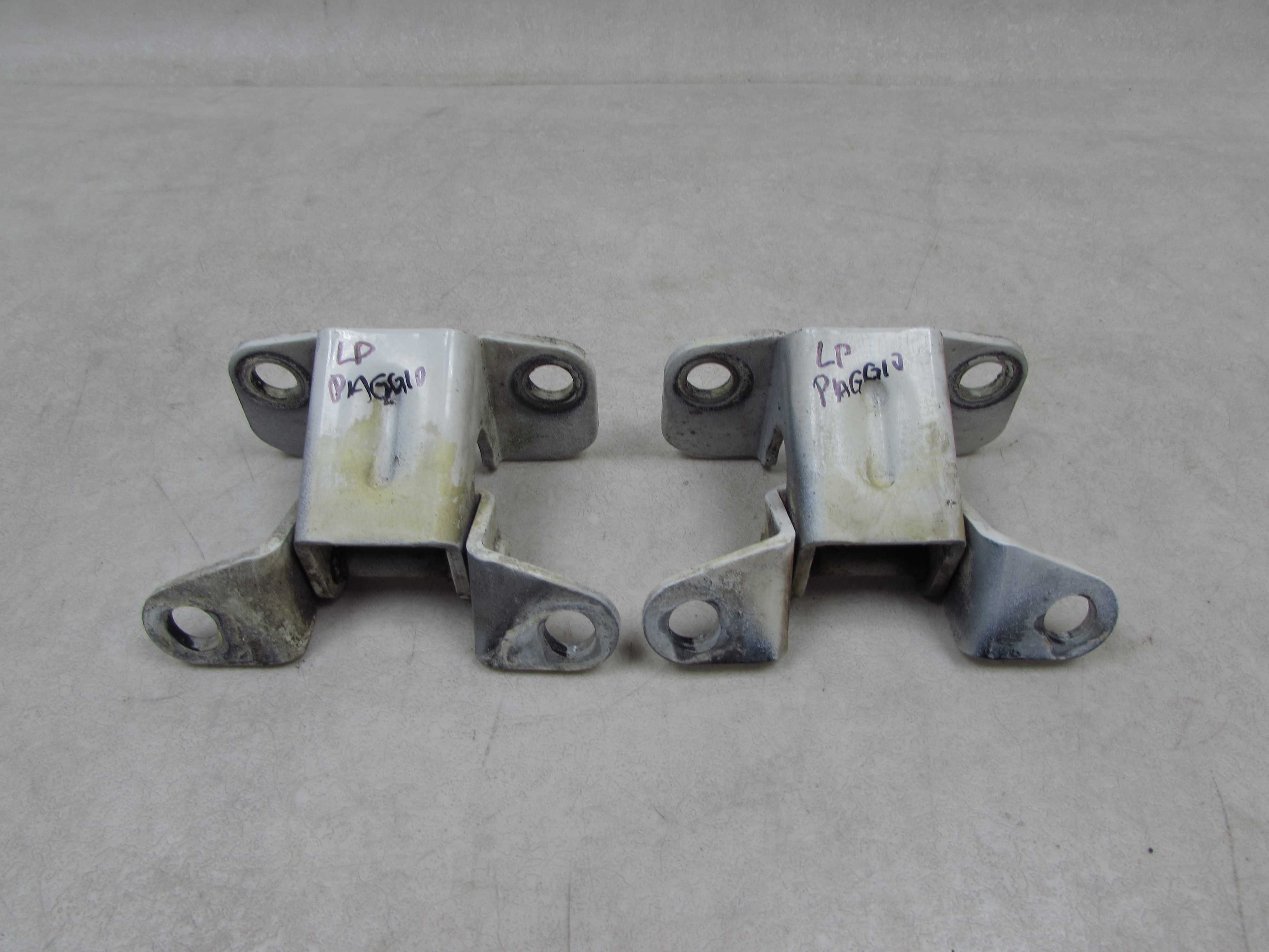 PIAGGIO PORTER PFAU QUARGO 06-18 ZAWIASY DRZWI LEWY PRZOD