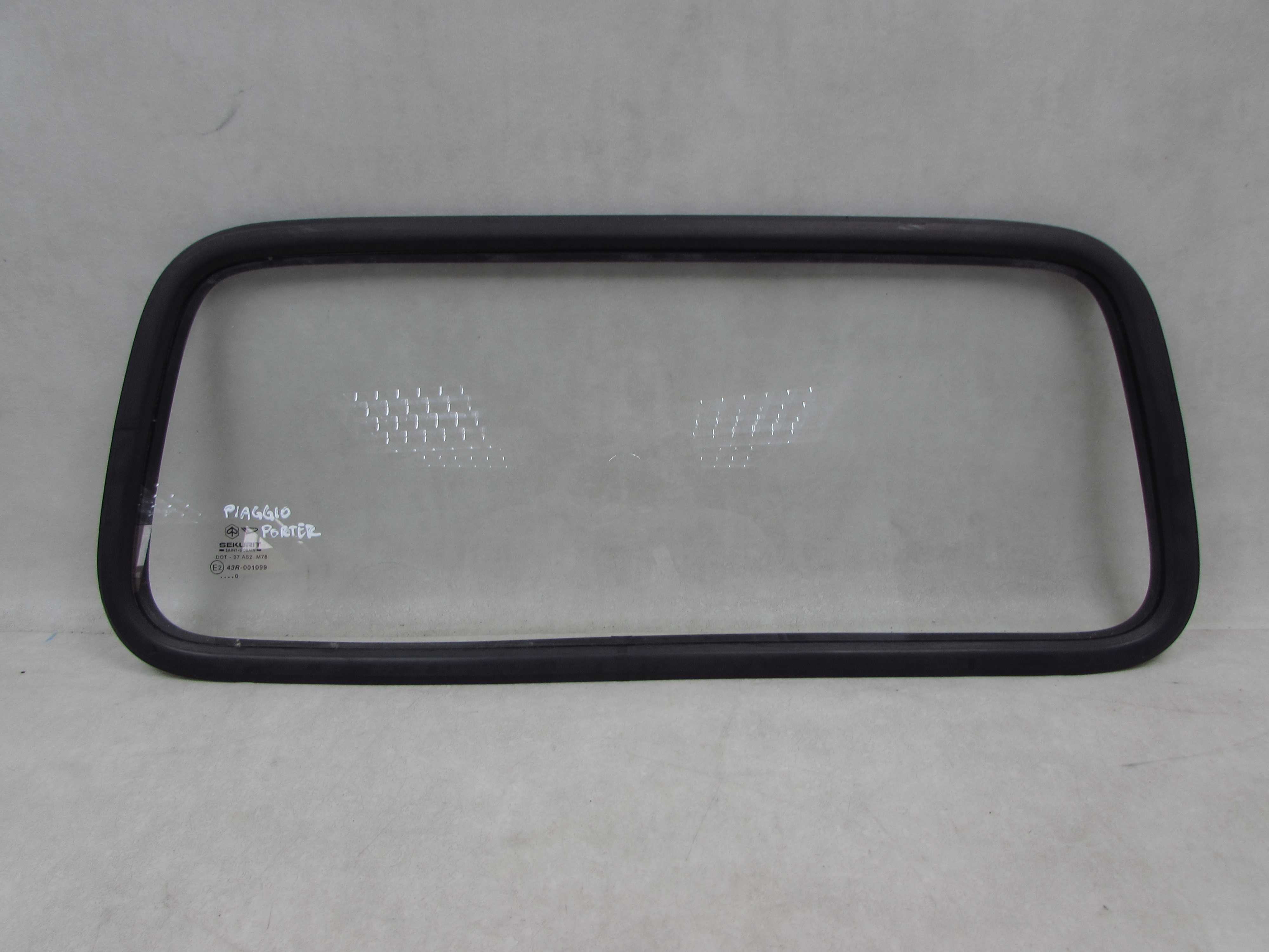 PIAGGIO PORTER PFAU QUARGO 06-18 SZYBA KABINY TYL TYLNA
