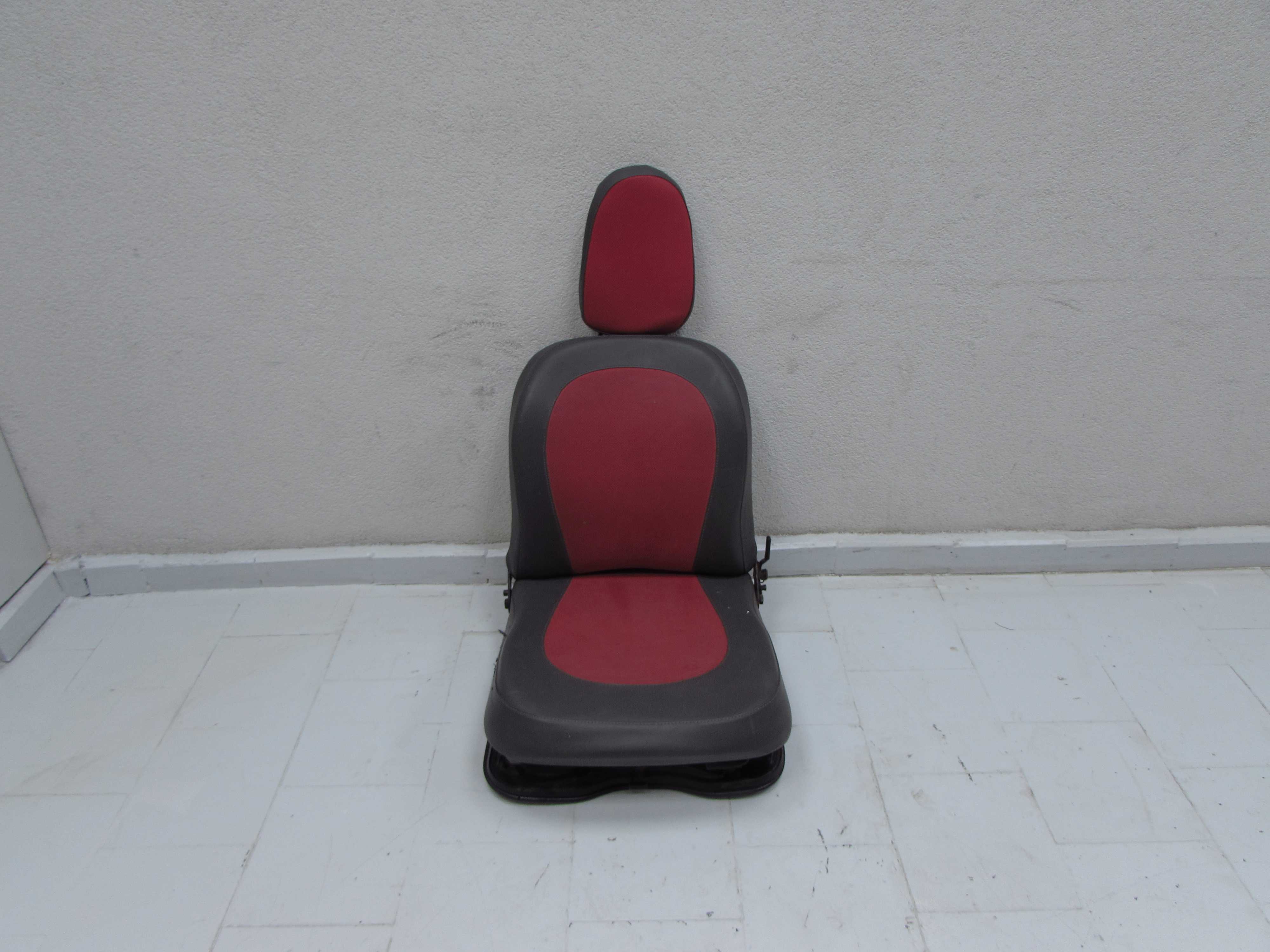 PIAGGIO PORTER HIJET PFAU QUARGO 06- FOTEL SIEDZENIE PASAZERA PRAWY