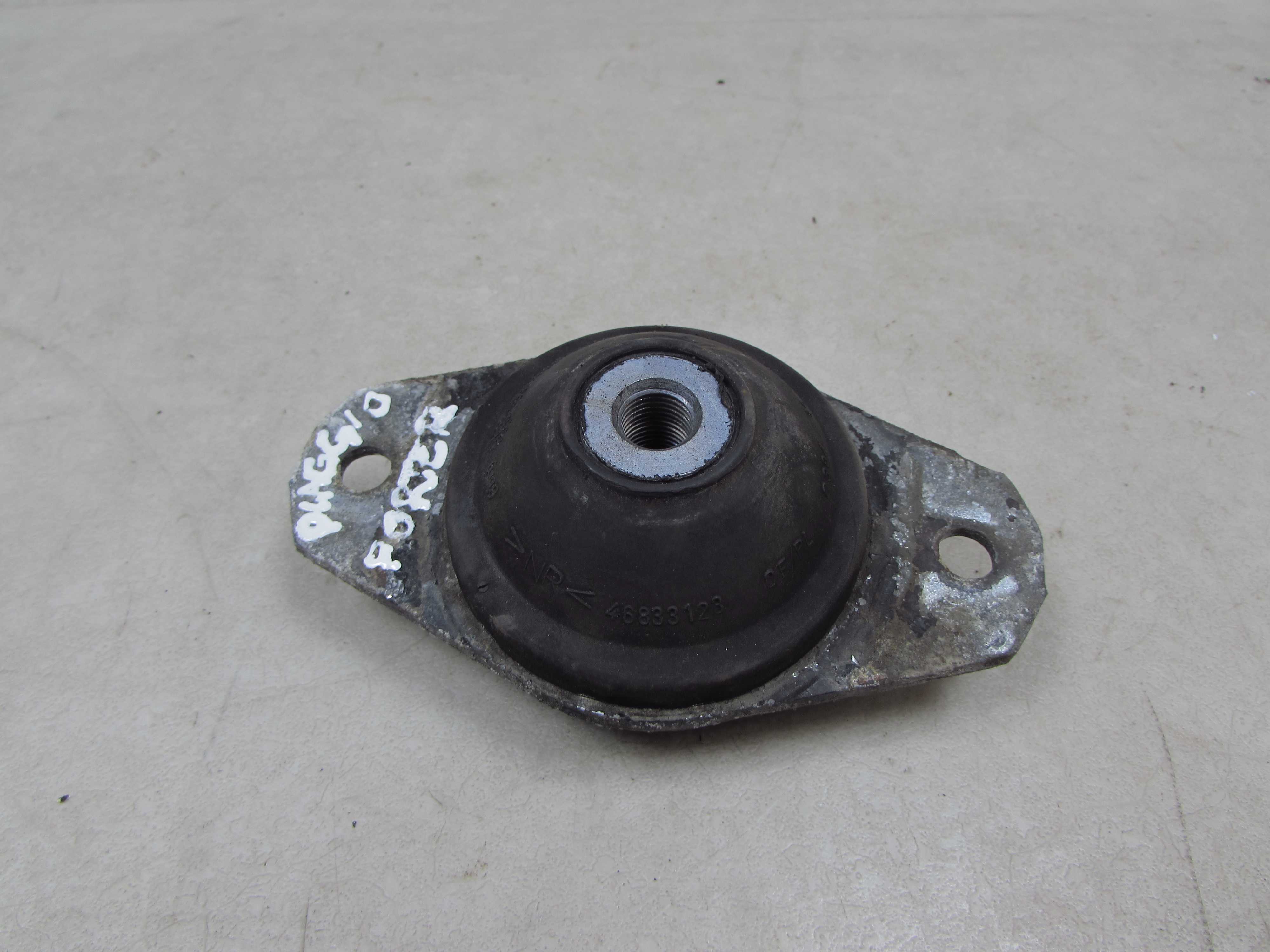 PIAGGIO PORTER QUARGO DIESEL 04-16 PODUSZKA SILNIKA 46833123
