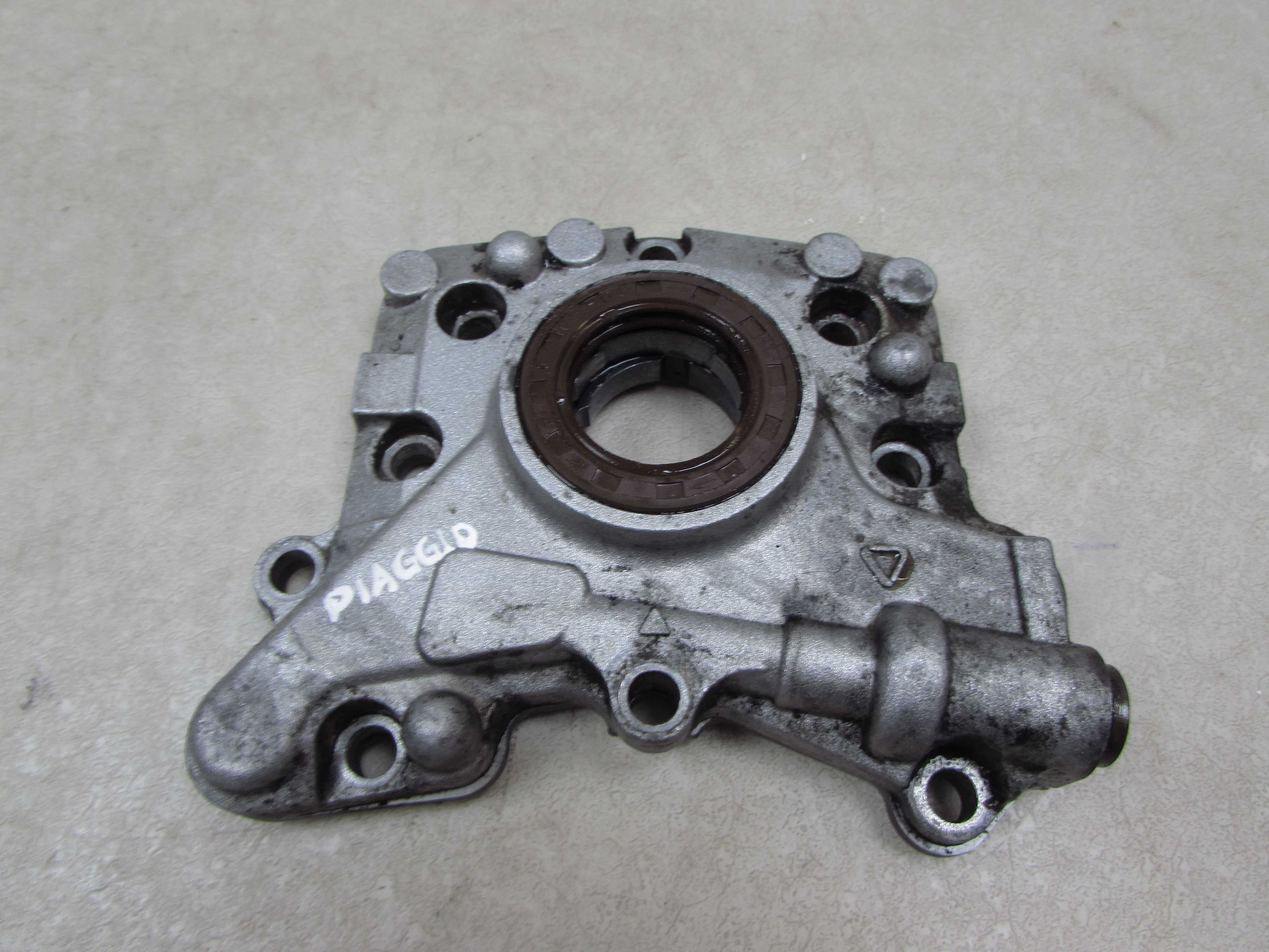 PIAGGIO PORTER HIJET PFAU QUARGO 0.7 DIESEL LOMBARDINI 04-16 POMPA OLEJU