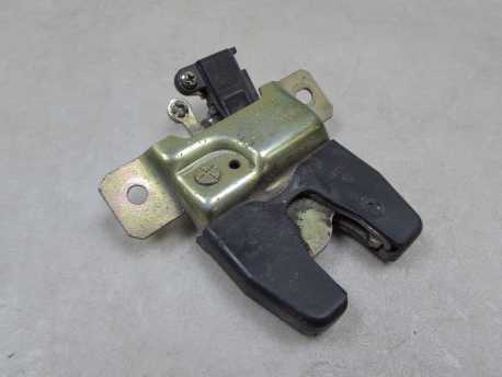 VW GOLF III VENTO ZAMEK KLAPY BAGAZNIKA 357827503B