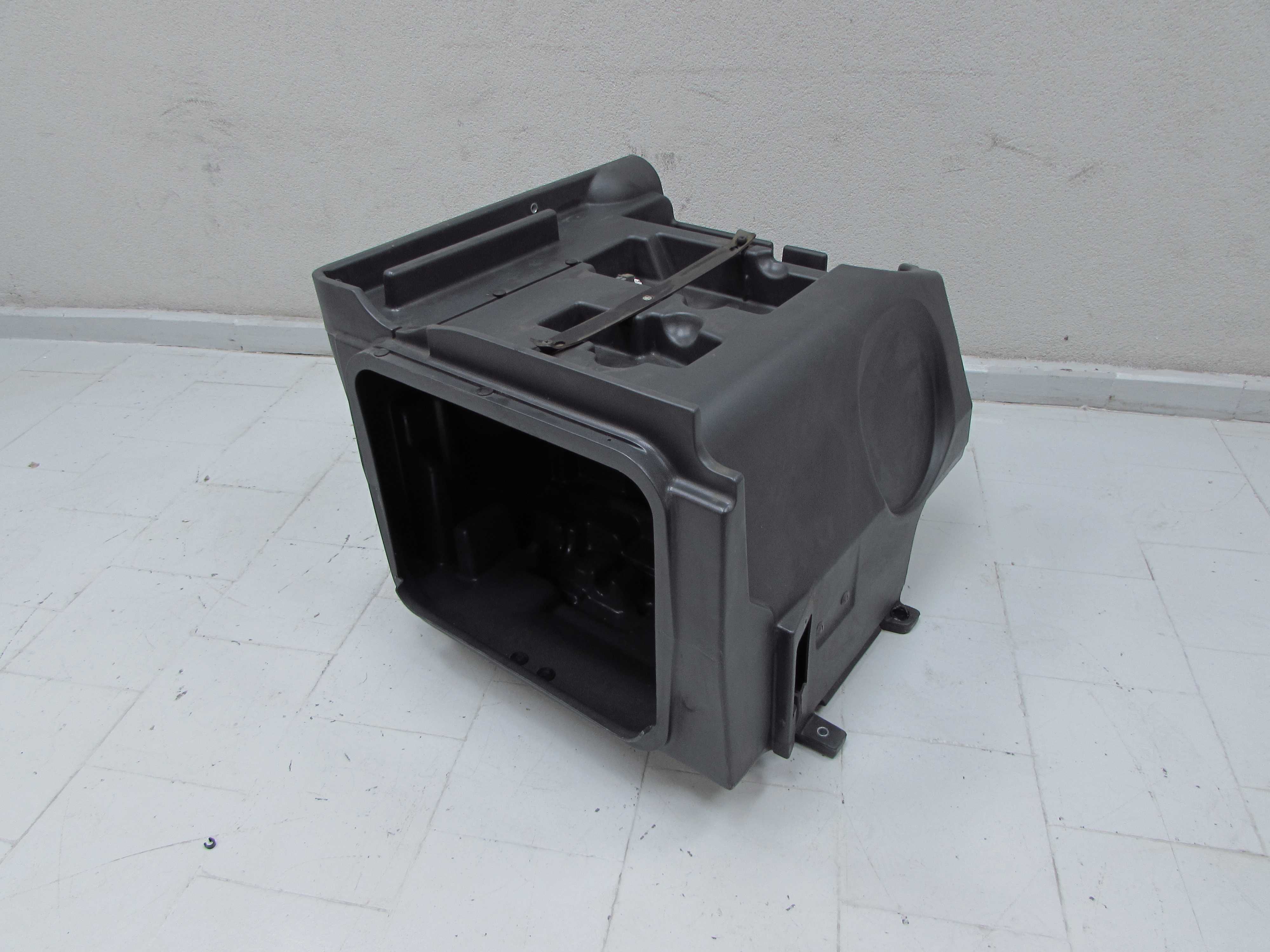 MAN TGL TGM TGA 8-180 07-12 SCHOWEK KABINY PRAWY 81.66912-6198
