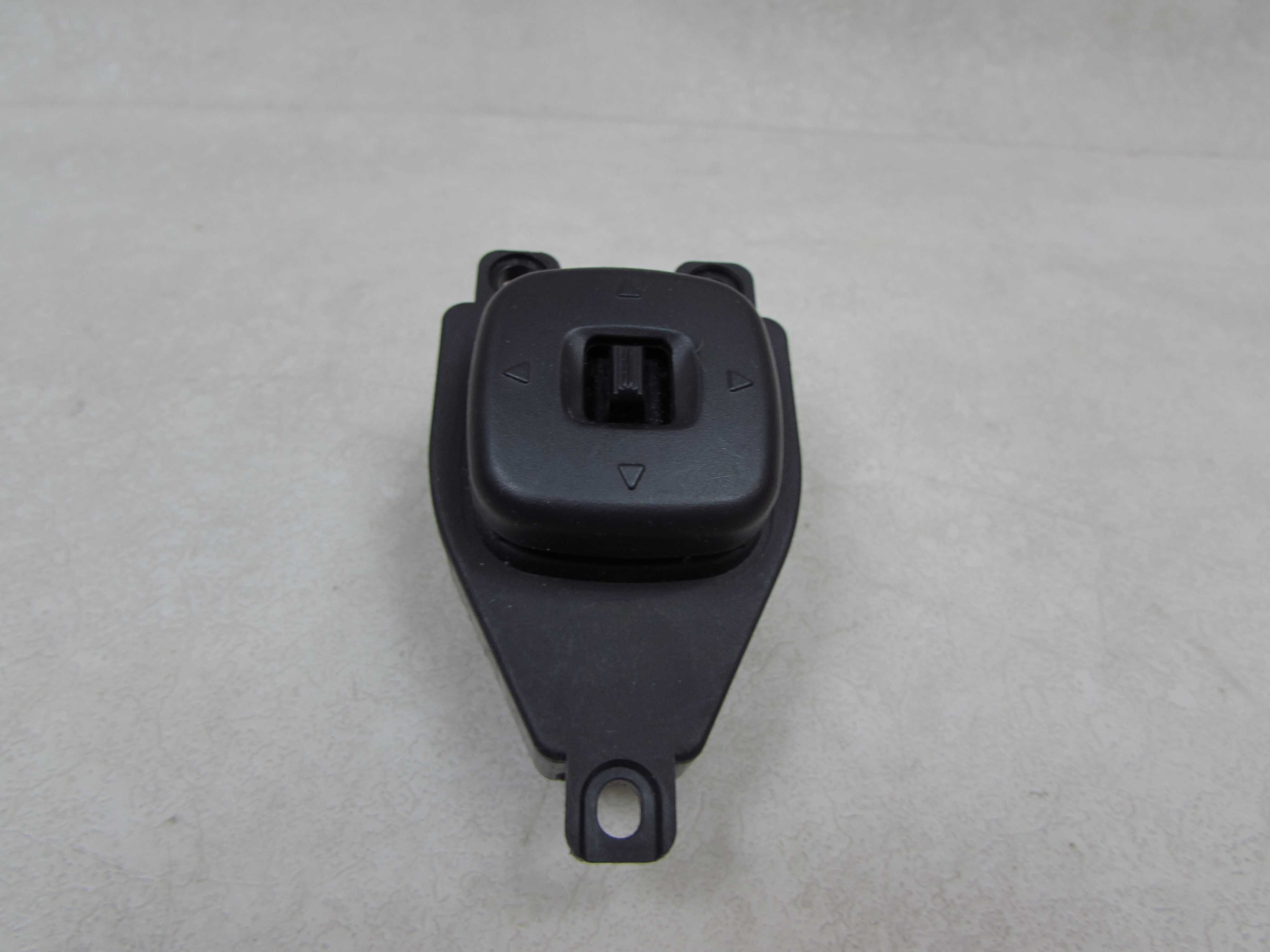 MAZDA 3 I 03-06 PANEL PRZELACZNIK REGULACJI LUSTEREK BJOE66600