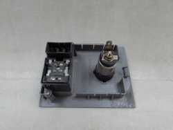 KIA CARNIVAL I 98-06 PANEL PRZELACZNIK SZYB GNIAZDO ZAPALNICZKI OK53E66370A