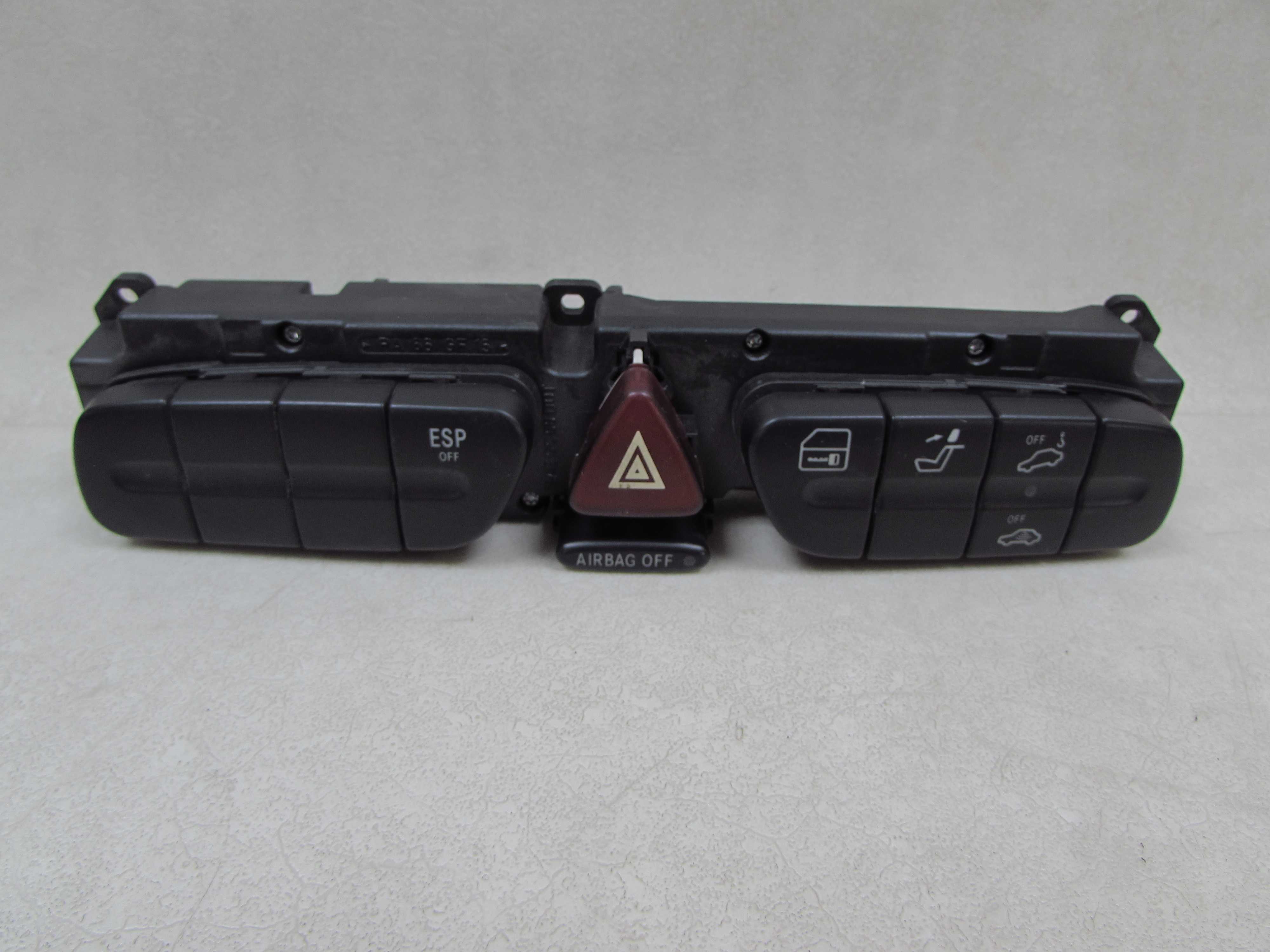 MERCEDES KLASA C W203 00-07  PANEL PRZELACZNIK AWARYJNYCH A2038209310