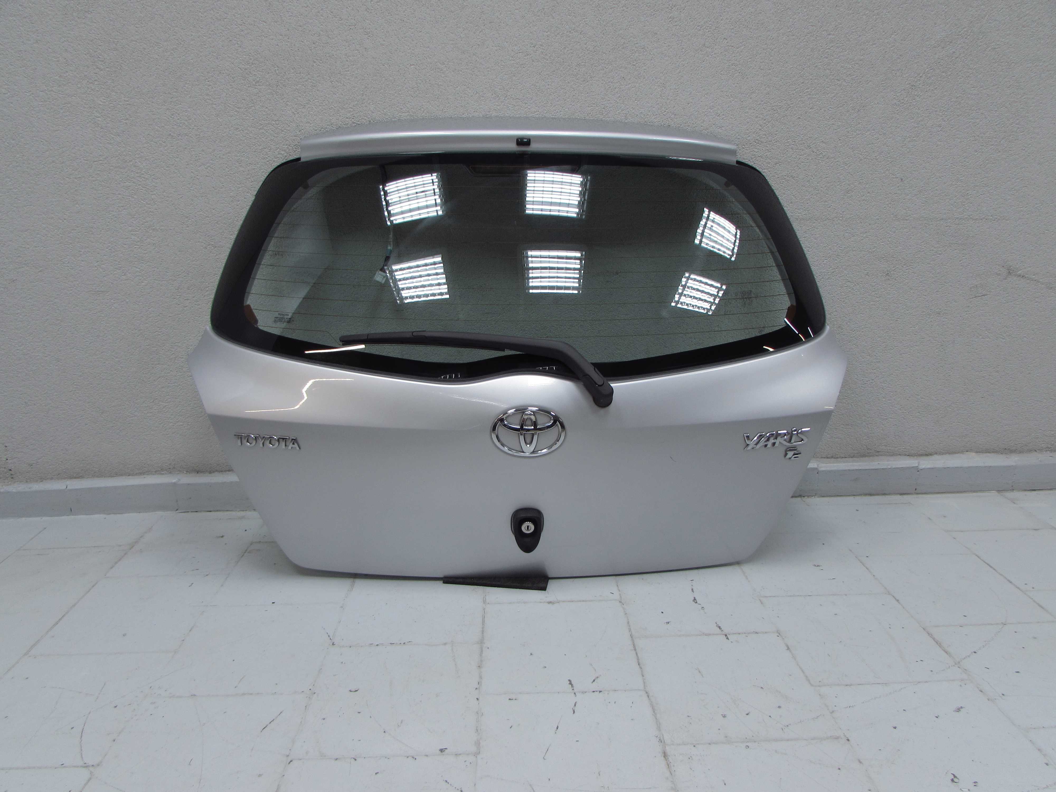 TOYOTA YARIS II LIFT 06-11 KLAPA BAGAZNIKA TYL 1E7