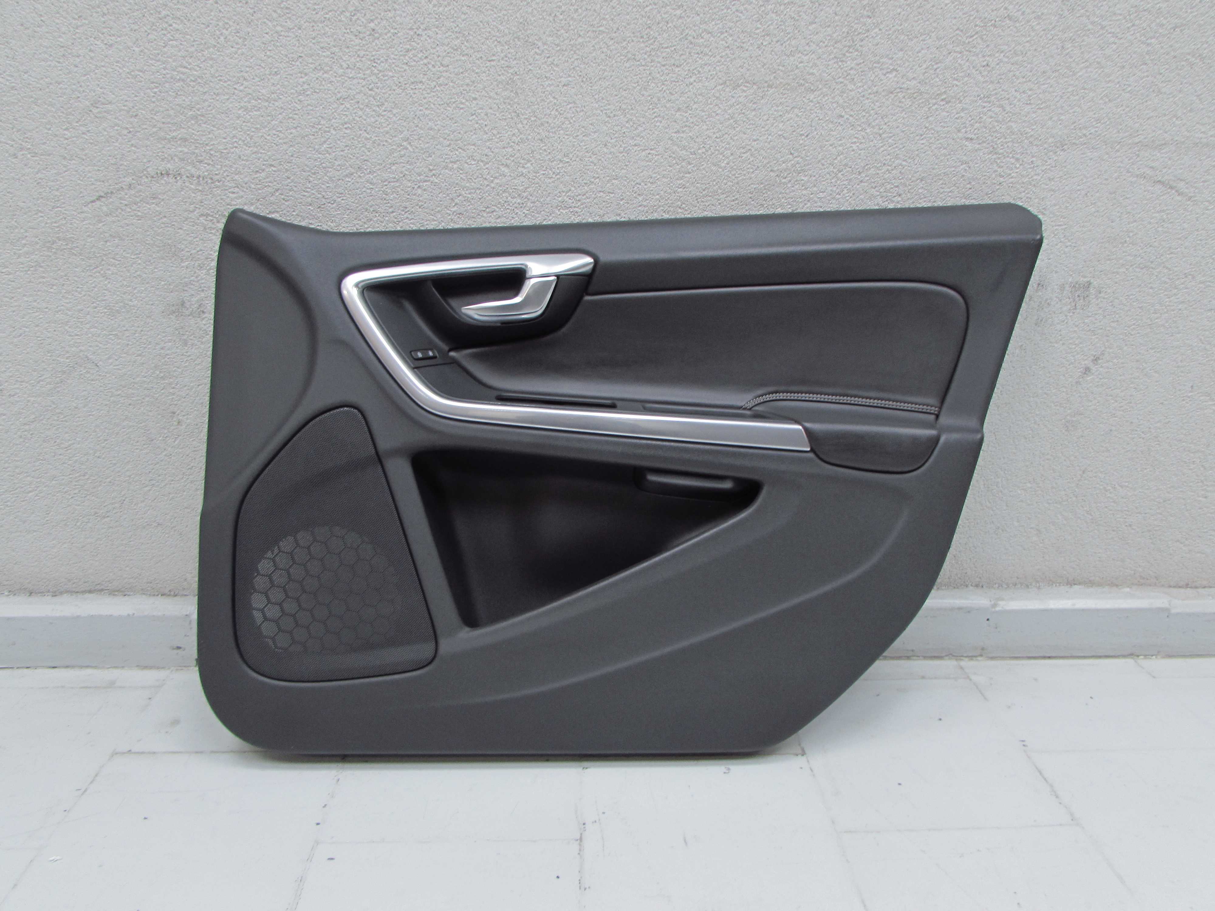 VOLVO S60 II V60 R DESIGN 10-17 TAPICERKA BOCZEK DRZWI PRAWY PRZOD SKORA 3539682Y2R