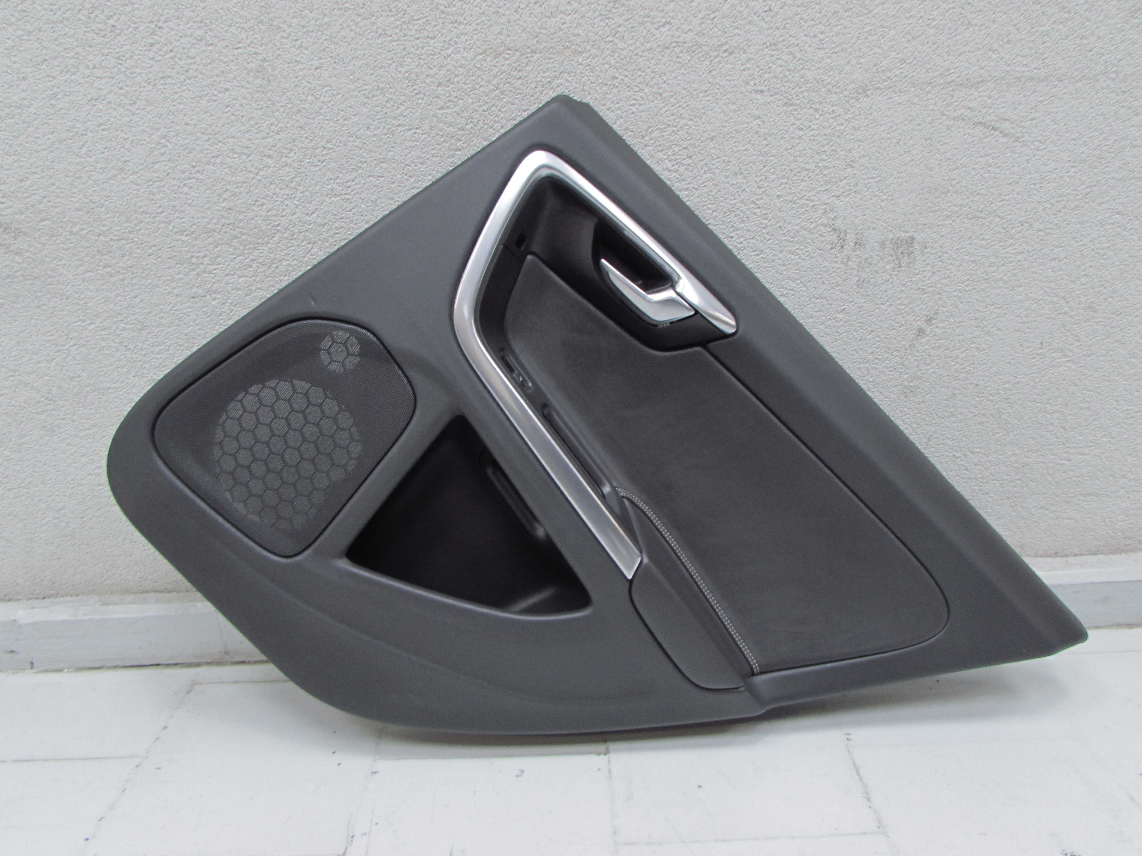 VOLVO S60 II V60 R DESIGN 10-17 TAPICERKA BOCZEK DRZWI PRAWY TYL SKORA 3539682Y2R