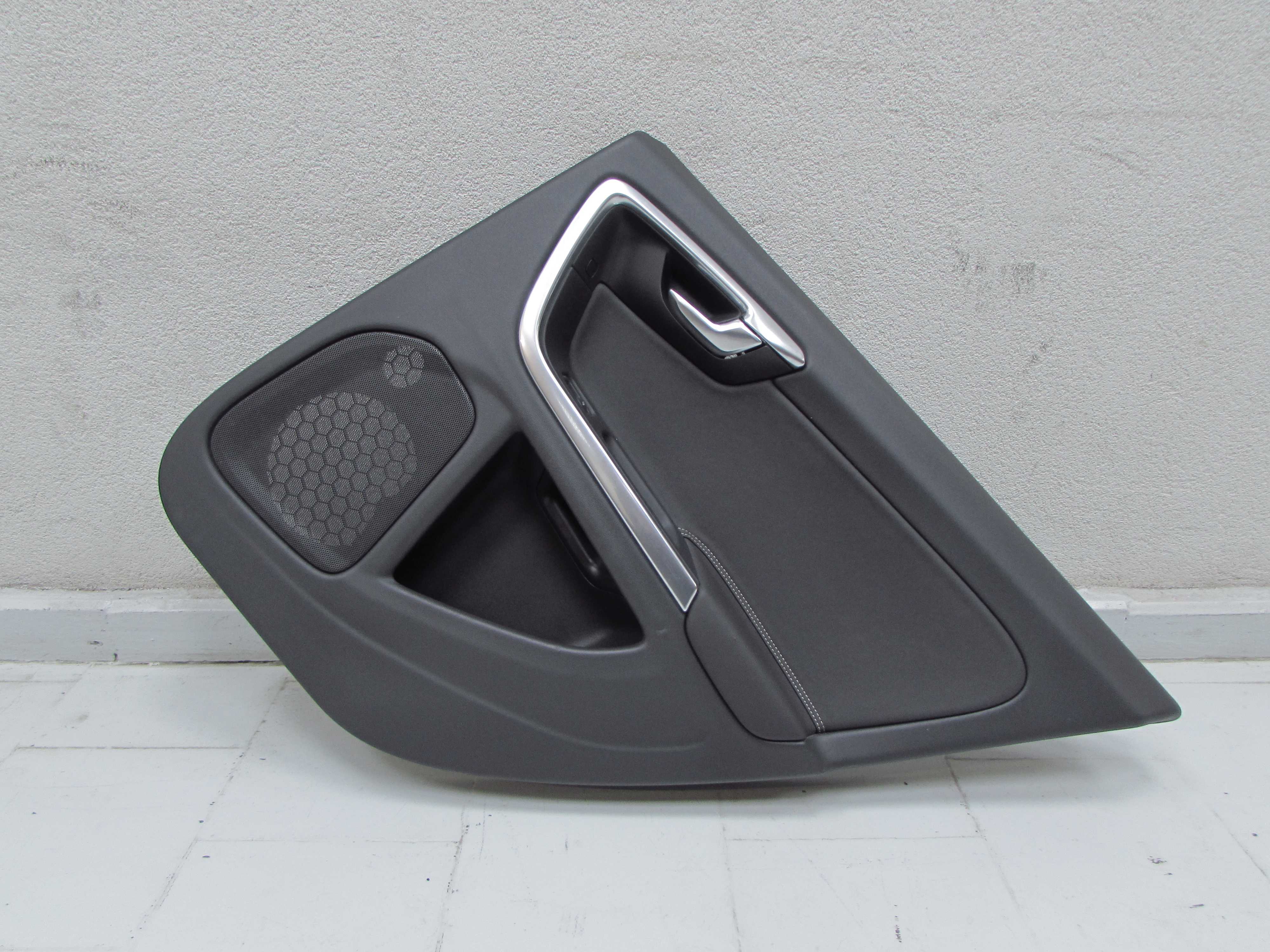 VOLVO S60 II V60 R DESIGN 10-17 TAPICERKA BOCZEK DRZWI PRAWY TYL SKORA