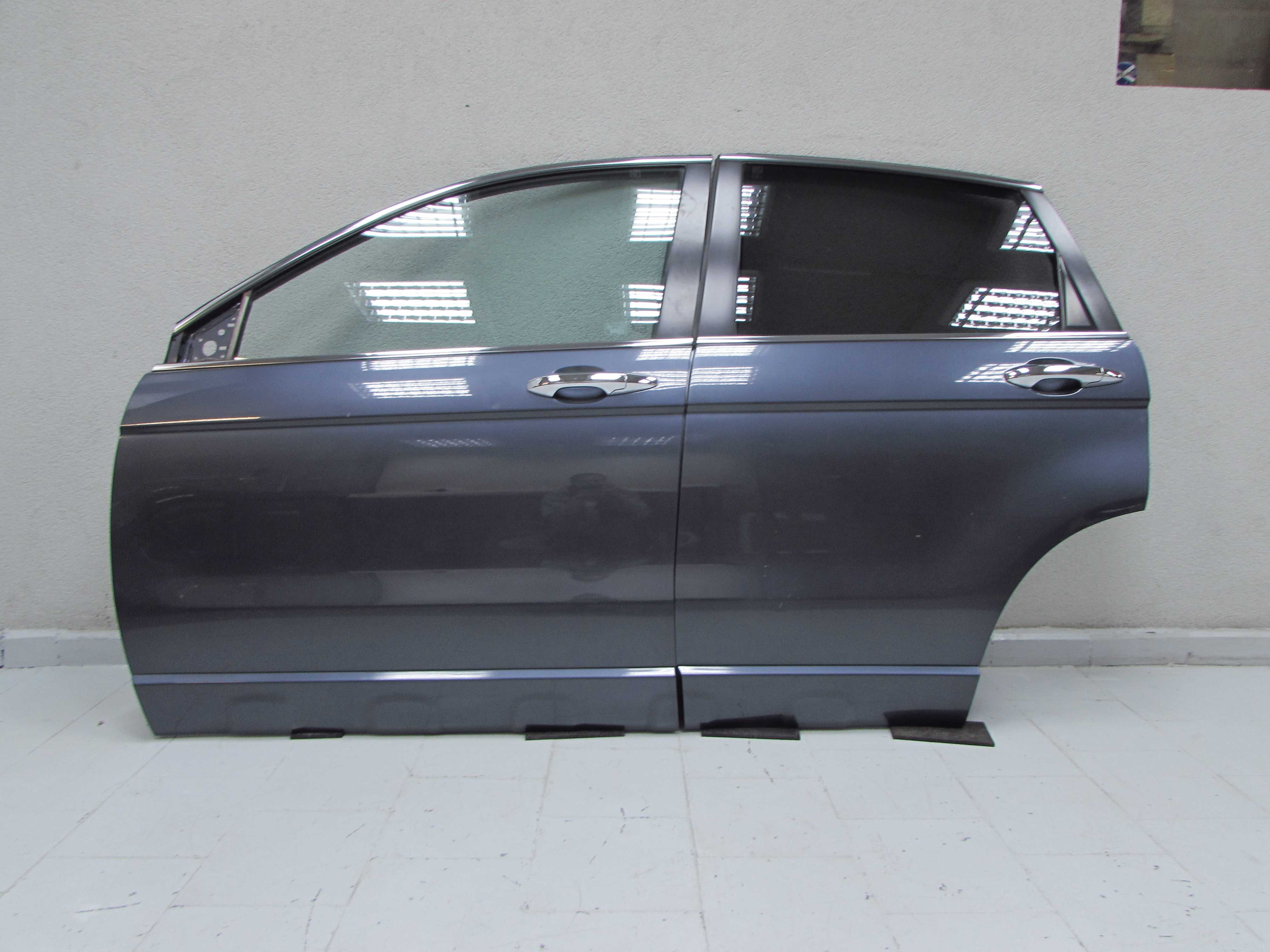 HONDA CR-V CRV III LIFT 09-12 DRZWI PRZOD LEWY LEWE PRZEDNIE KPL NH684P