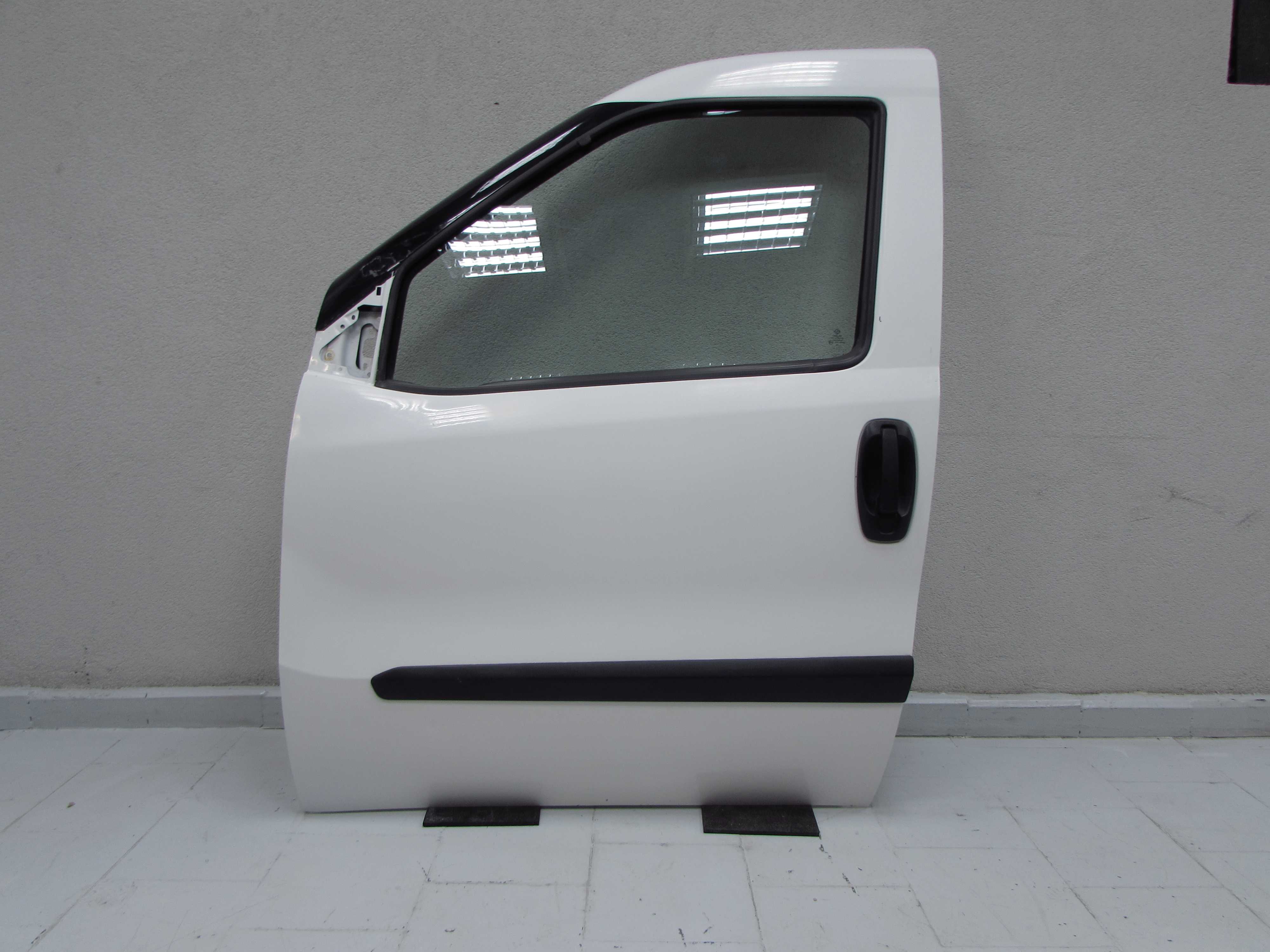 FIAT DOBLO II COMBO D 10-15 DRZWI PRZOD LEWY LEWE PRZEDNIE 249