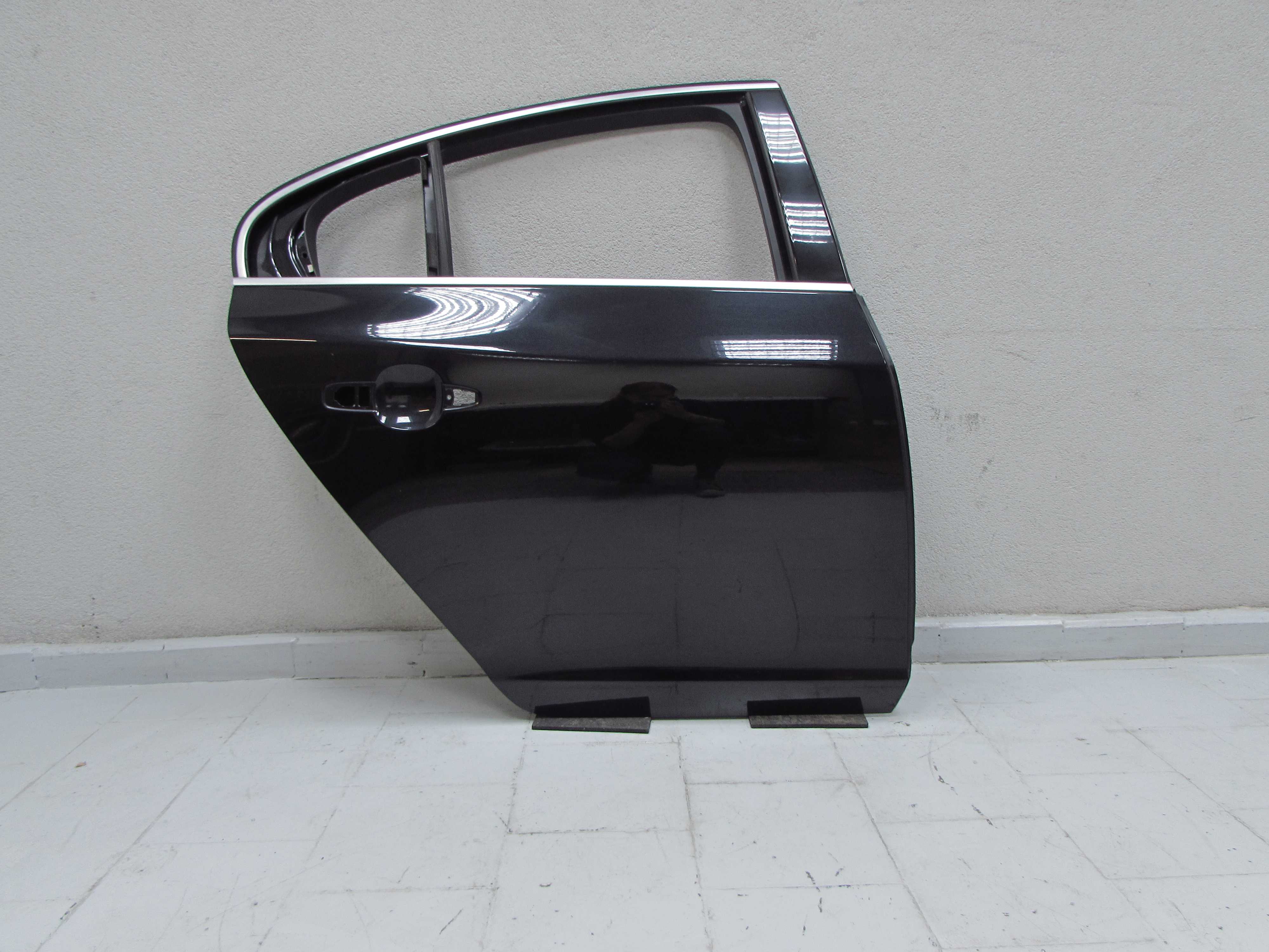 VOLVO S60 II 10- DRZWI TYL PRAWE 452