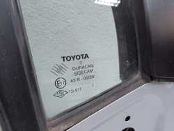 TOYOTA YARIS II LIFT 3D 06-11 DRZWI PRAWE PRZOD KPL 1E7