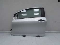 TOYOTA YARIS II LIFT 3D 06-11 DRZWI LEWE PRZOD KPL 1E7