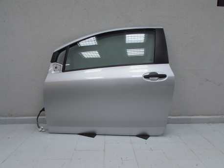 TOYOTA YARIS II LIFT 3D 06-11 DRZWI LEWE PRZOD KPL 1E7