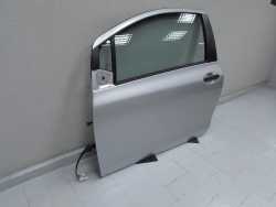TOYOTA YARIS II LIFT 3D 06-11 DRZWI LEWE PRZOD KPL 1E7