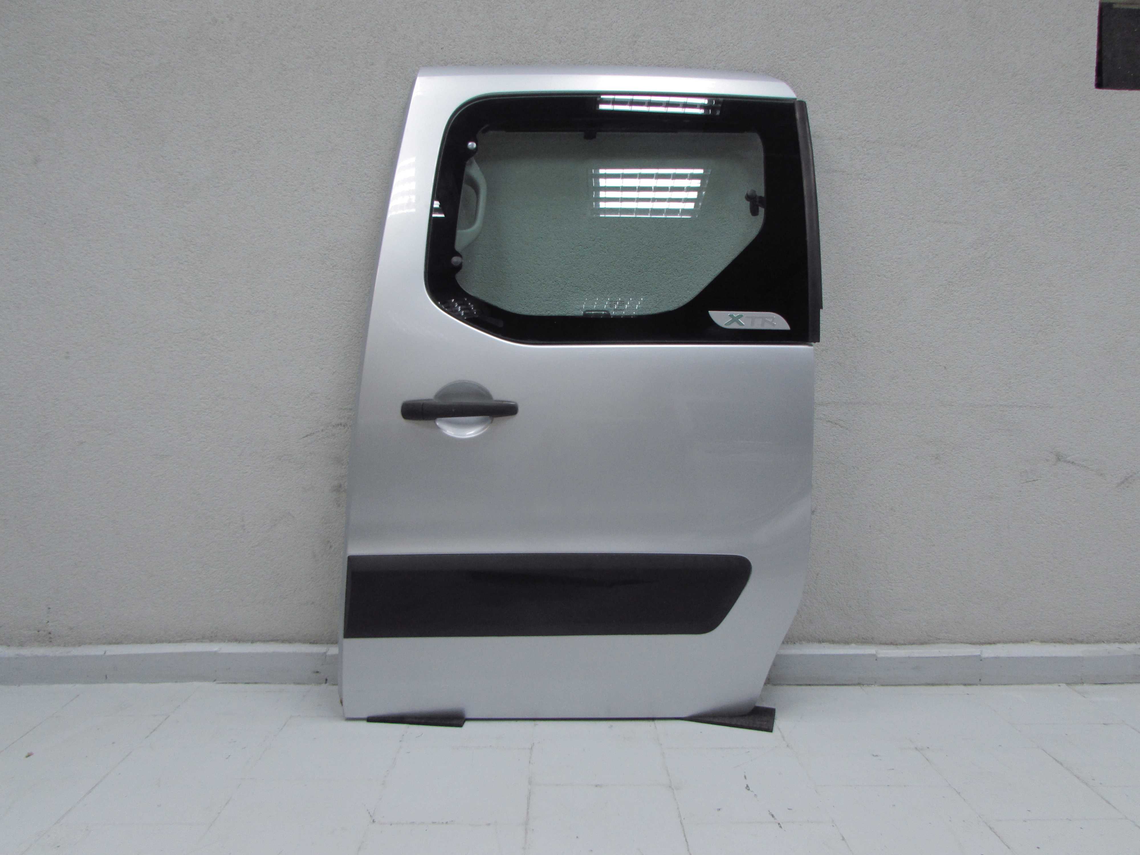 PEUGEOT PARTNER III BERLINGO III 08-18 DRZWI BOCZNE LEWE PRZESUWNE SZYBA MULTISPACE EZRC