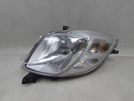 TOYOTA YARIS II LIFT 09-11 LAMPA PRZOD PRAWA REFLEKTOR 89900738 81110-0D130 UK