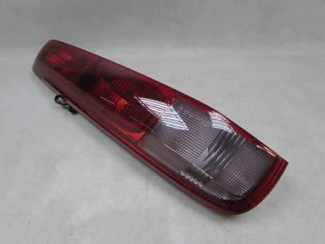 NISSAN X-TRAIL T30 LIFT 04-07 LAMPA TYL TYLNA LEWA