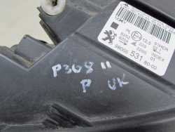 PEUGEOT 308 II T9 HB 13-17 LAMP AREFLEKTOR PRZOD PRAWA 9800553180 UK