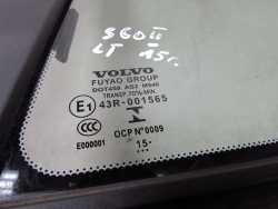 VOLVO S60 II 10- SZYBA DRZWI TYL LEWA TROJKAT 15r