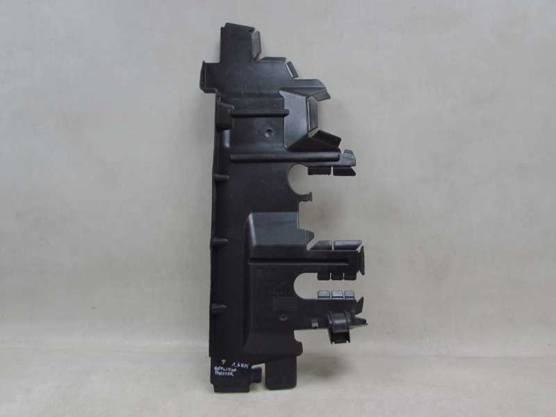 PEUGEOT PARTNER III BERLINGO II 08-18 1.6 HDI KIEROWNICA POWIETRZA PRAWA 9680450480
