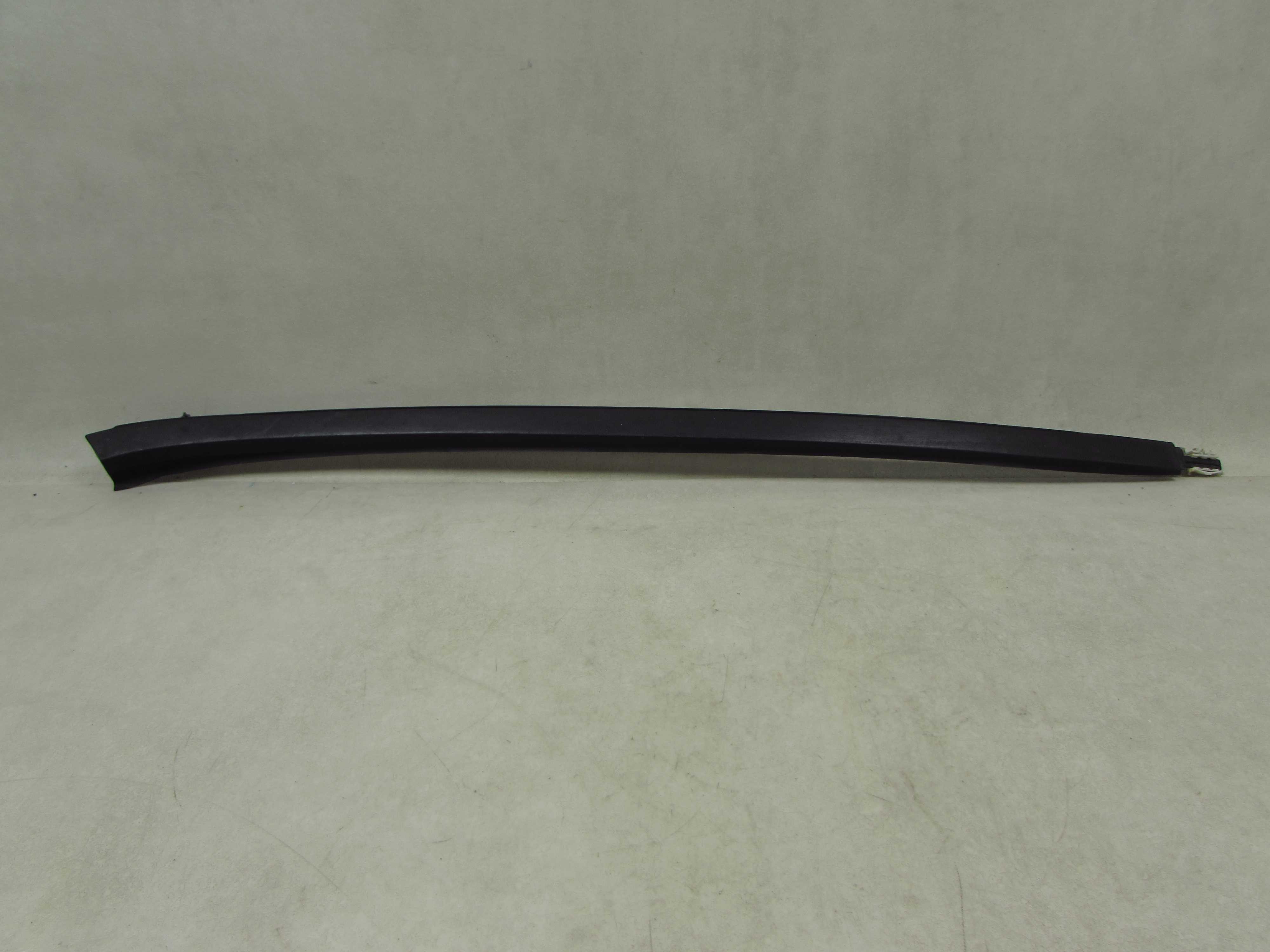 OPEL ASTRA IV J LIFT FL 09-15 LISTWA OSLONA SZYBY CZOLOWEJ PRAWA 13280302