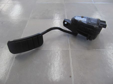 RENAULT LAGUNA II POTENCJOMETR GAZU 8200002905