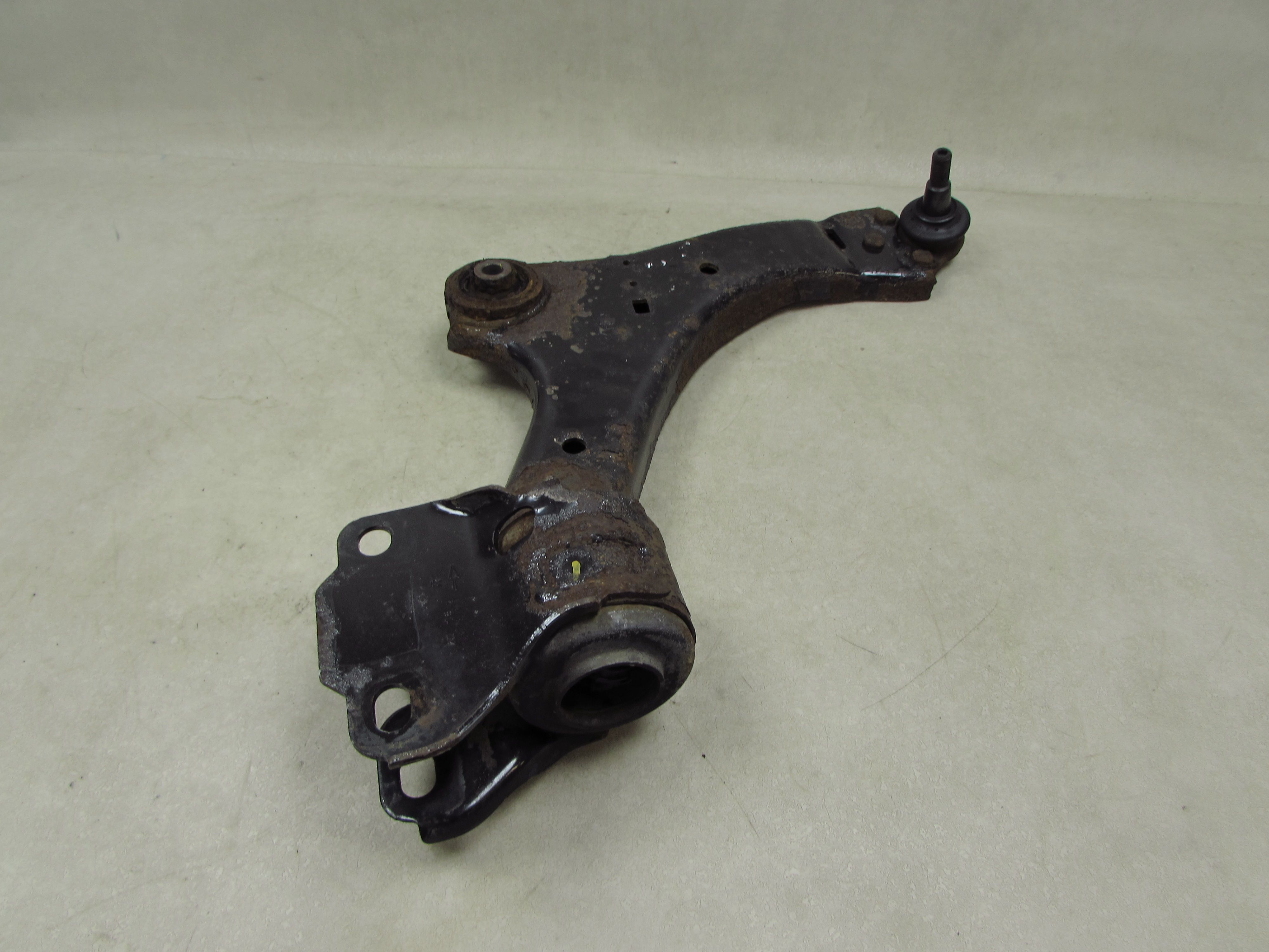 VOLVO S60 II V60 2.0 D3 D4 10-18 WAHACZ PRZOD PRAWY PRZEDNI 6G9N-3A052-BP