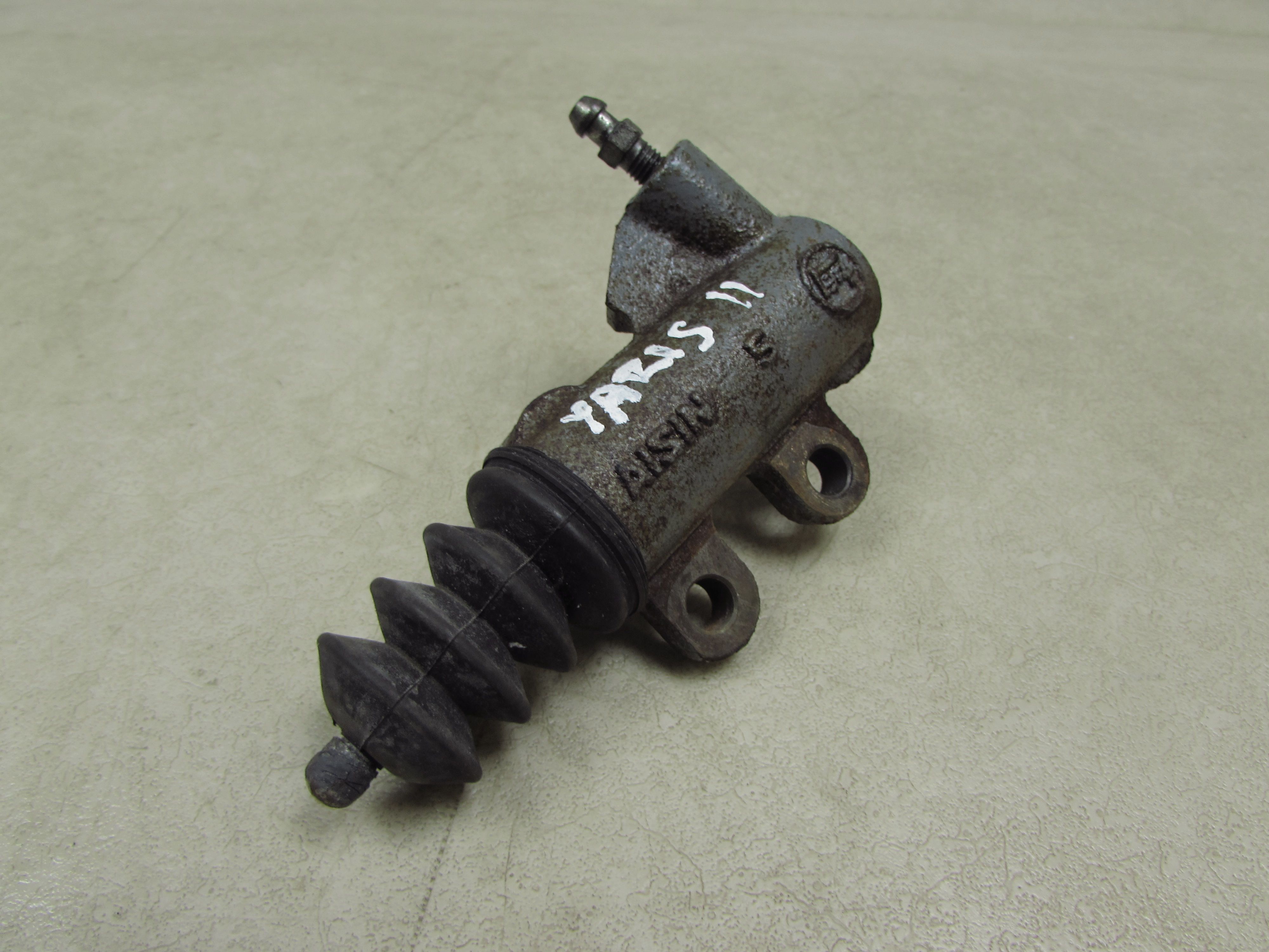 TOYOTA YARIS II 1.0 1.3 VVTI 05-11 WYSPRZEGLIK SILOWNIK SPRZEGLA