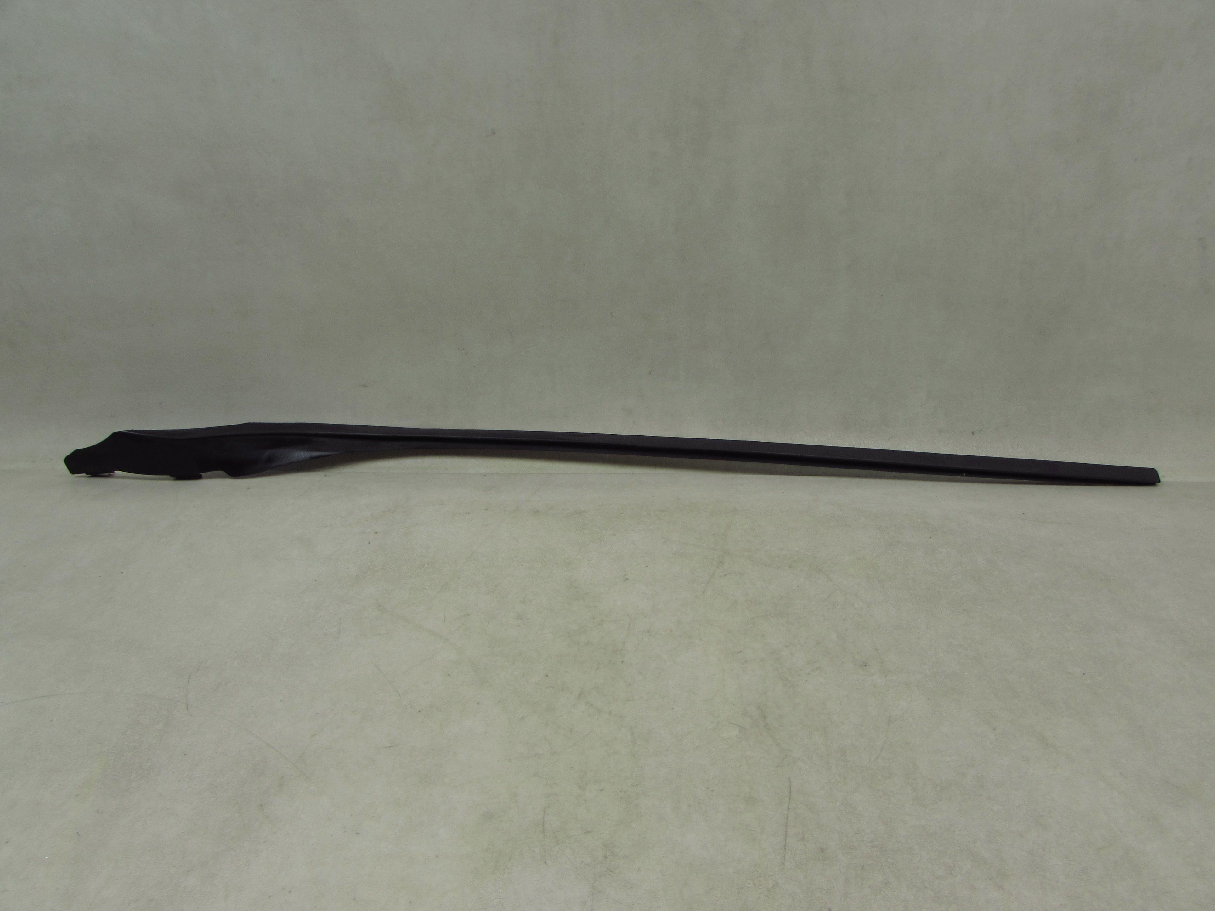 VOLVO S60 II V60 FL LIFT 13- LISTWA USZCZELKA SZYBY CZOLOWEJ PRAWA 31416141