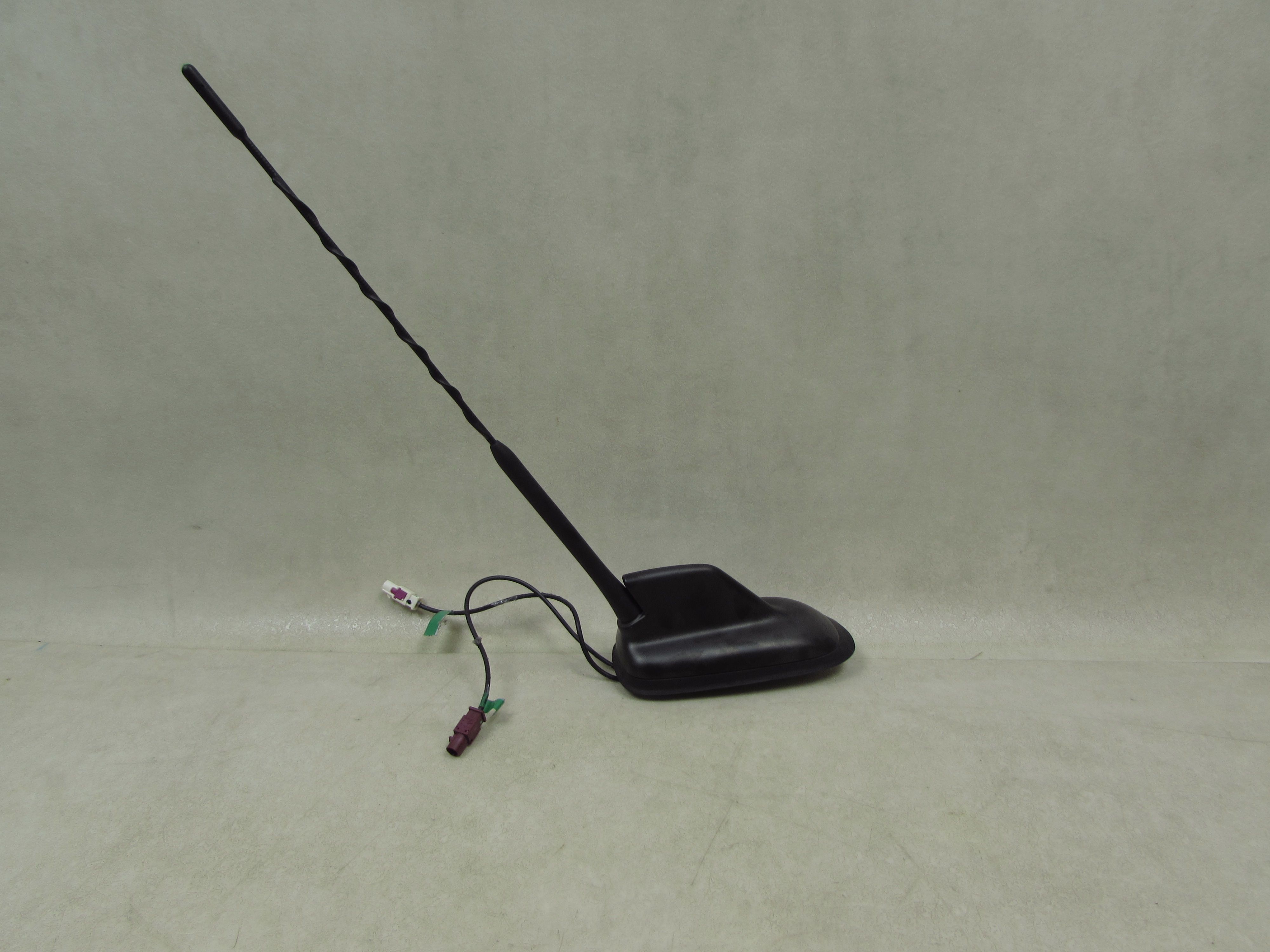 VW TIGUAN I 07-16 ANTENA DACHOWA PLETWA 1K0035501E VW TIGUAN I 07-16 ANTENA DACHOWA PLETWA 1K0035501E