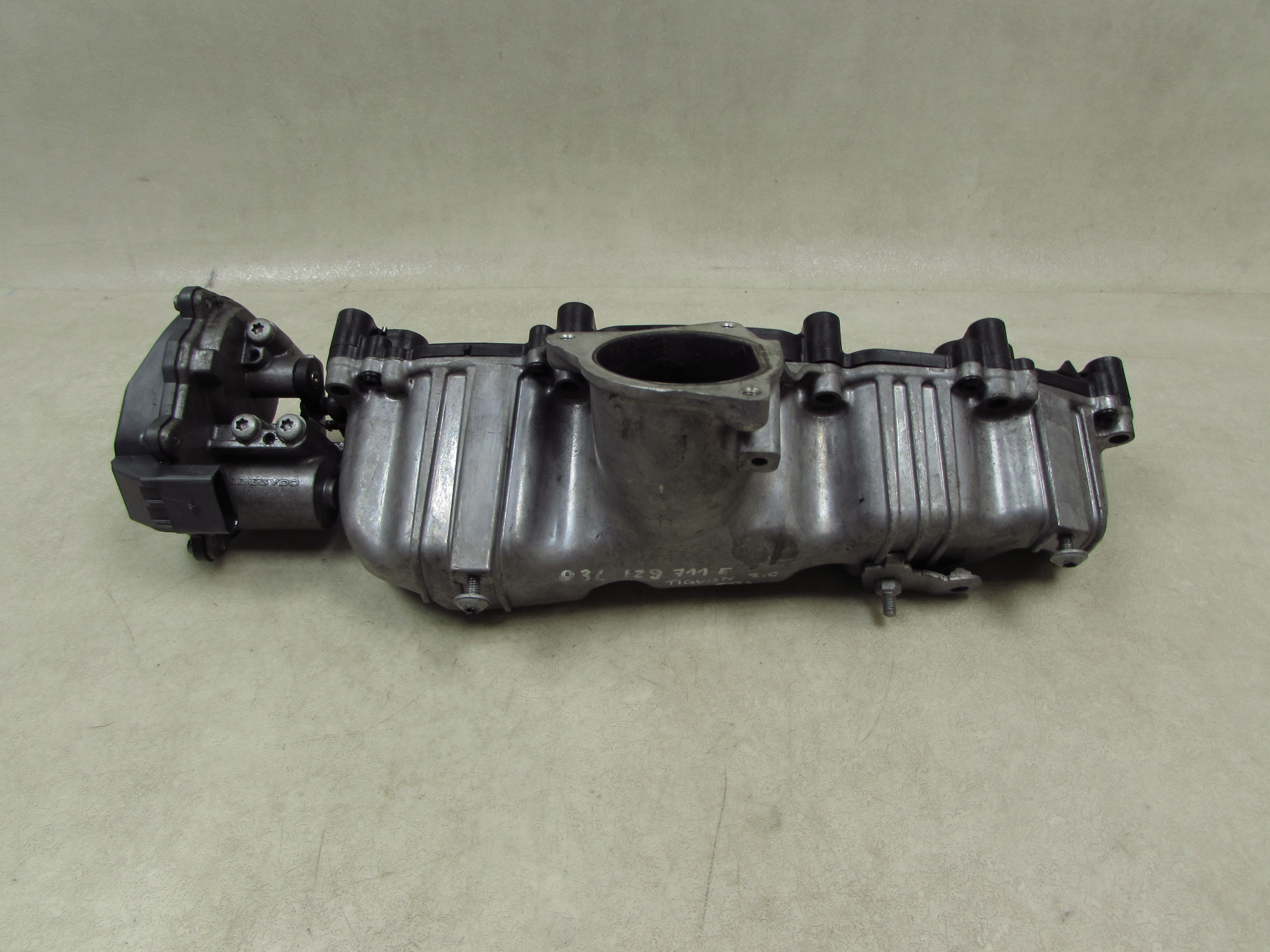 VW AUDI SEAT SKODA 2.0 TDI KOLEKTOR SSACY 03L129711E NASTAWNIK 03L129086