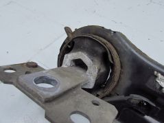 VOLVO S60 II V60 10-18 PIASTA ZWROTNICA WAHACZ TYL PRAWY 6G915A968