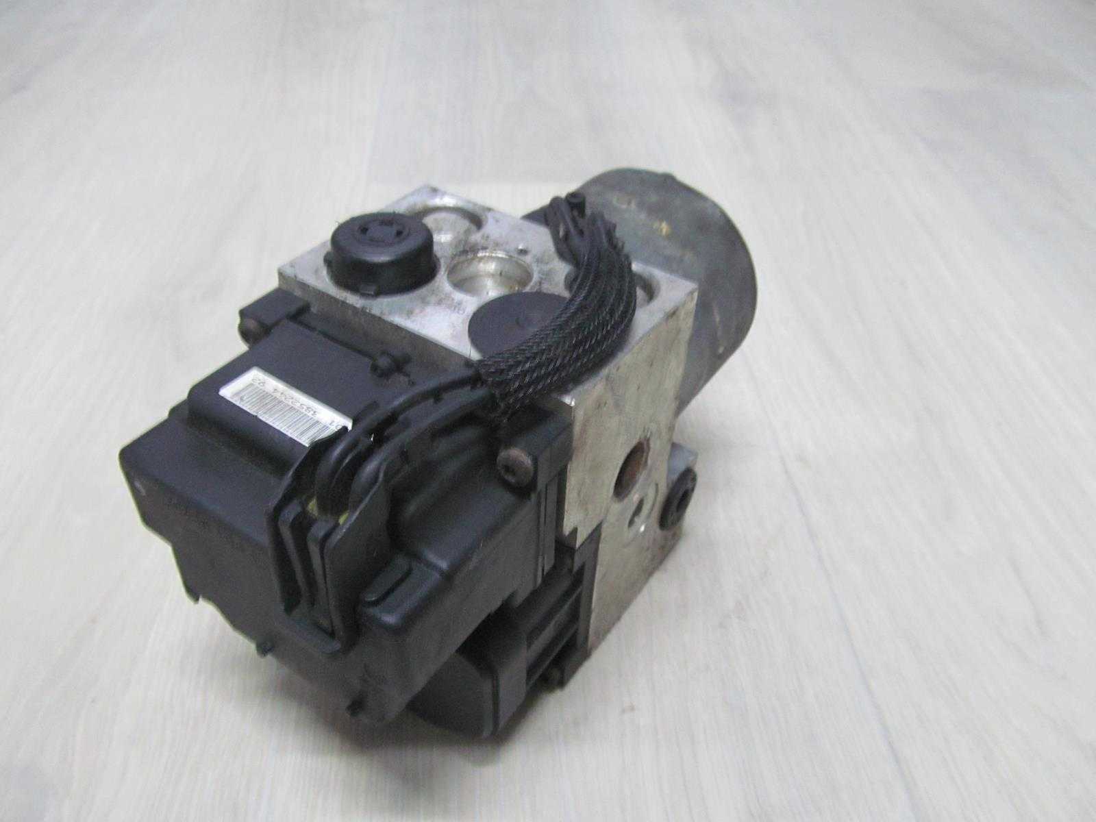 NISSAN NAVARA D22 97-04 POMPA HAMULCOWA ABS 811000031300 47660VK310