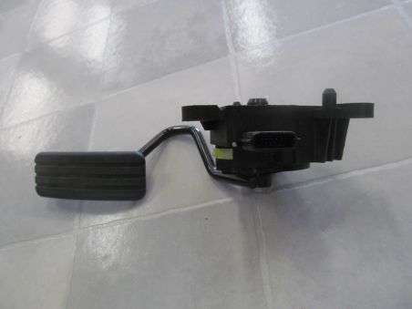 RENAULT CLIO III POTENCJOMETR GAZU 8200297343