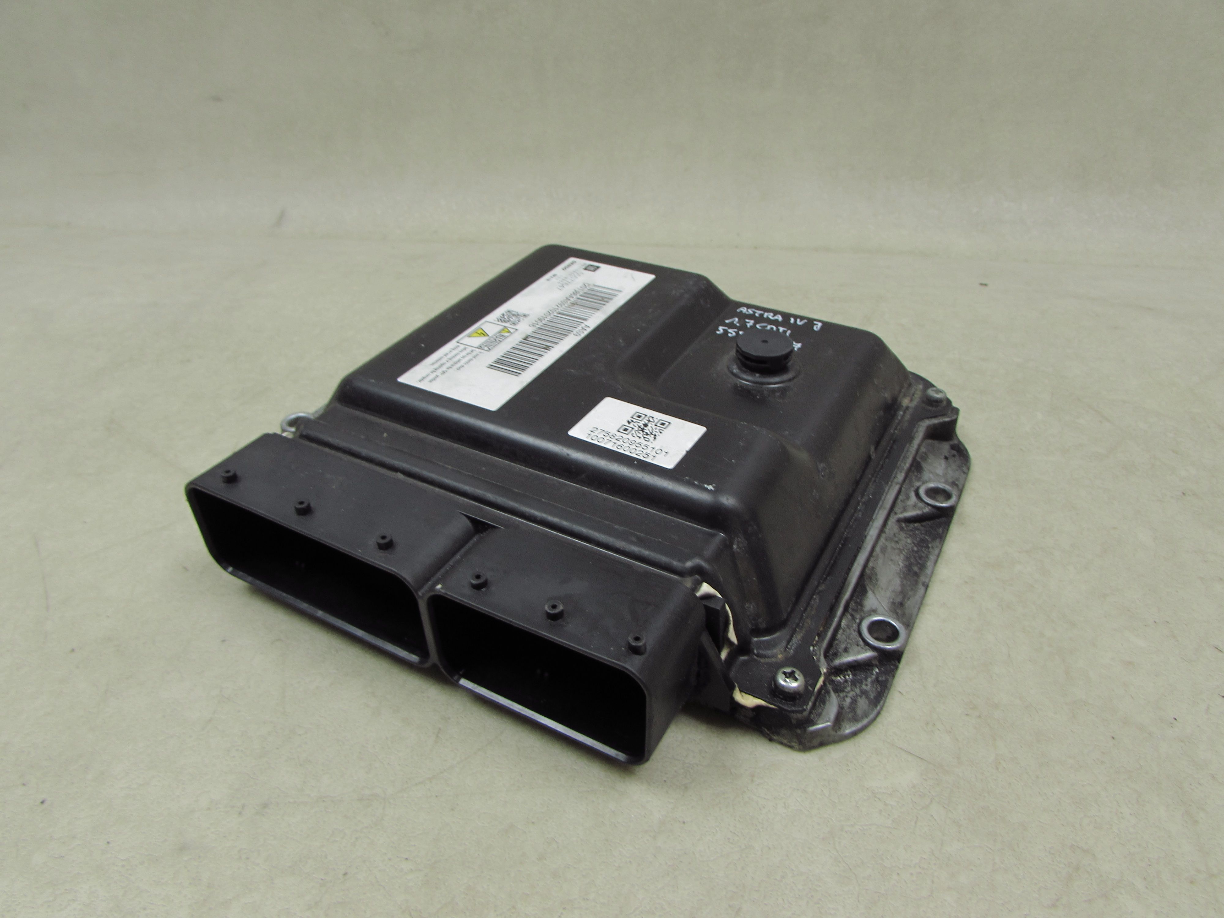OPEL ASTRA IV J 1.7 CDTI 09-15 KOMPUTER STEROWNIK ECU SILNIKA 55577647