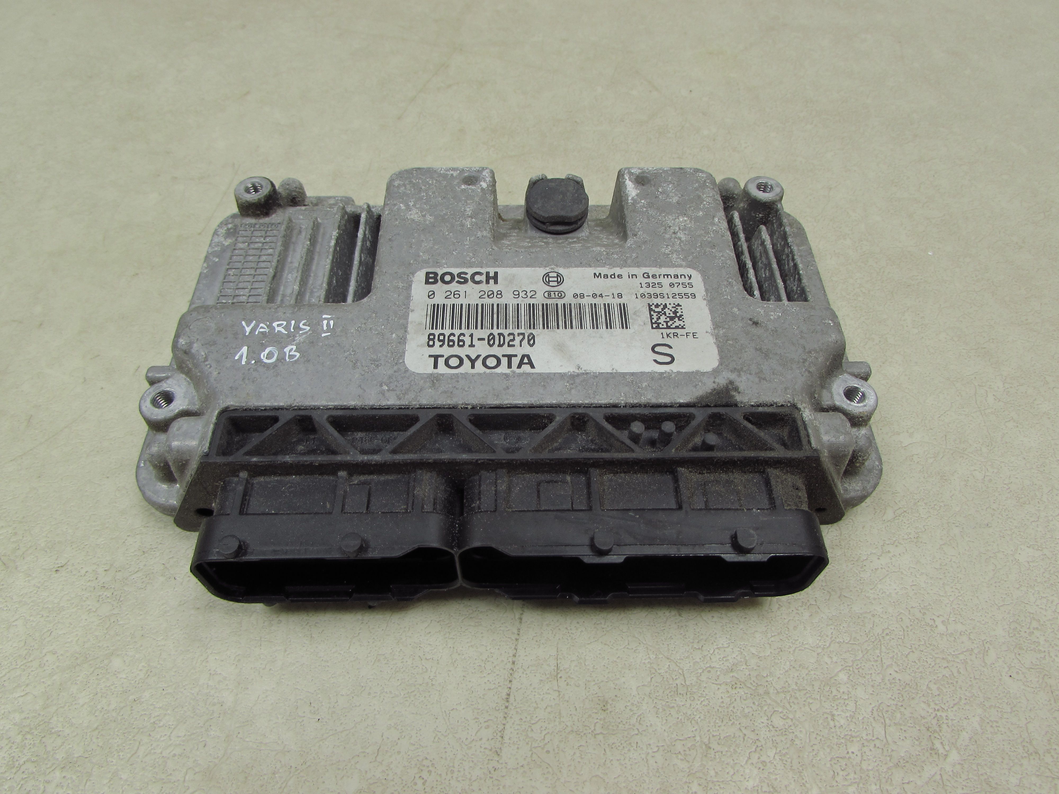 TOYOTA YARIS II 1.0 KOMPUTER STEROWNIK SILNIKA 0261208932 89661-0D270